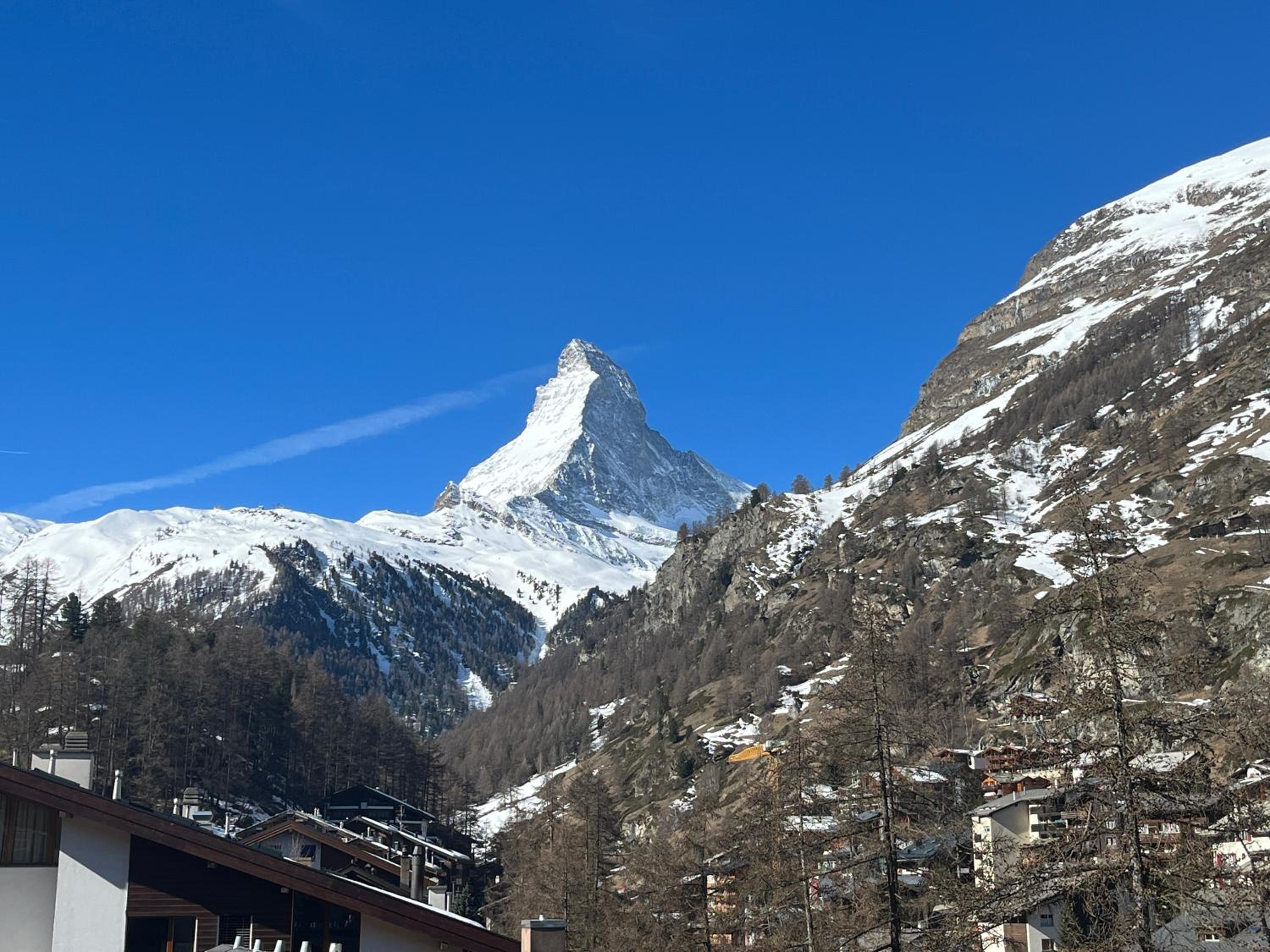 Double Room with Matterhorn View - Photo 10