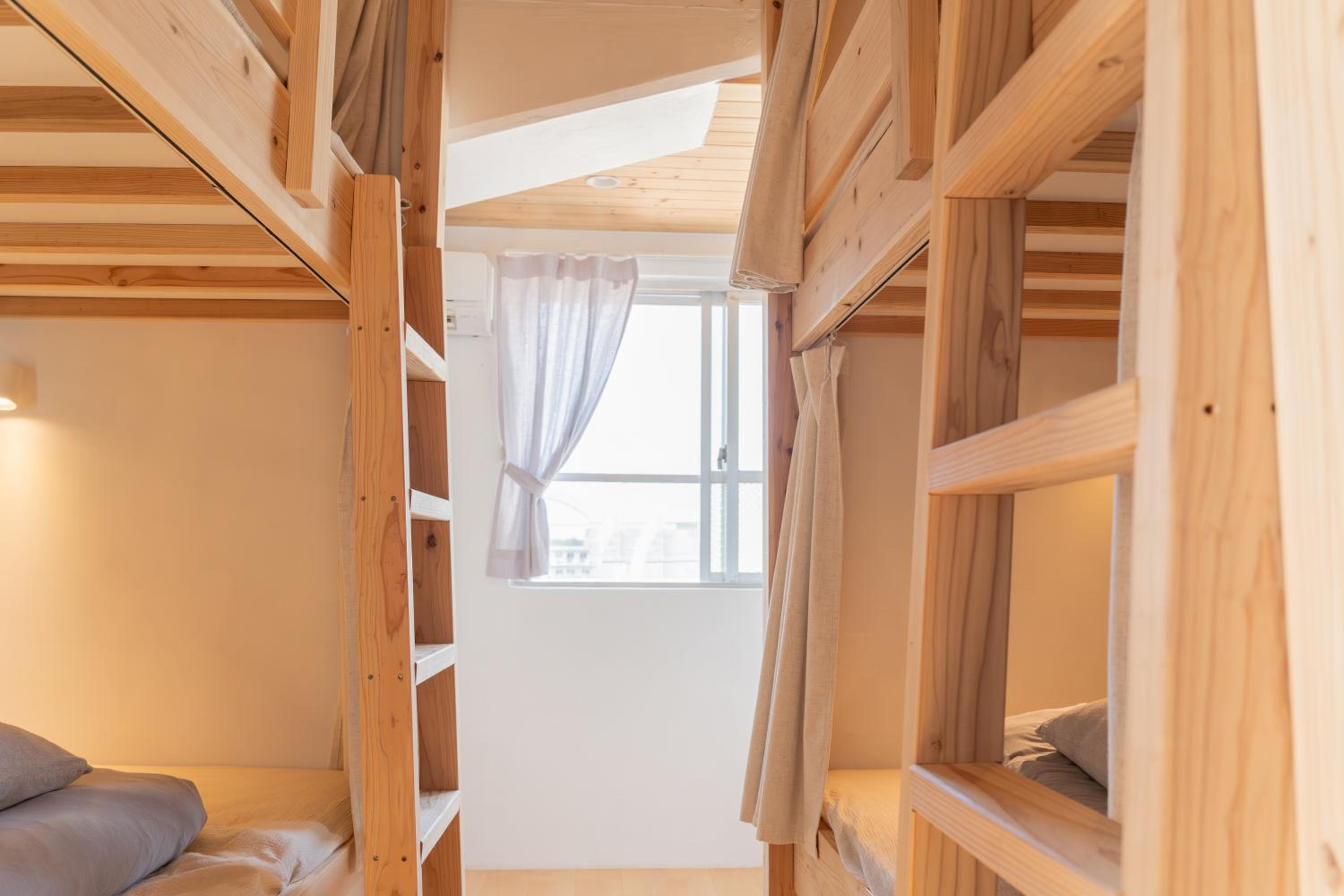 Female Dormitory Room photo 3
