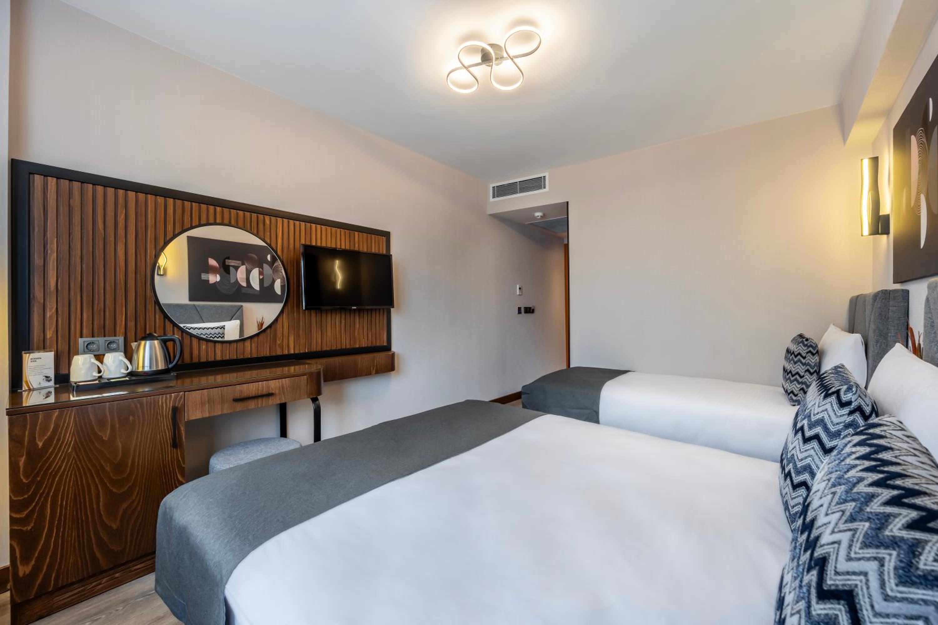 Superior Triple Room photo 3