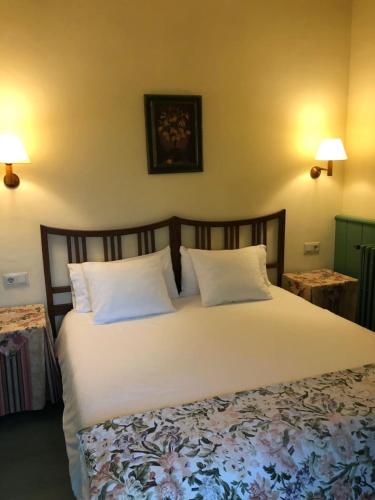 Small Double or Twin Room photo 1