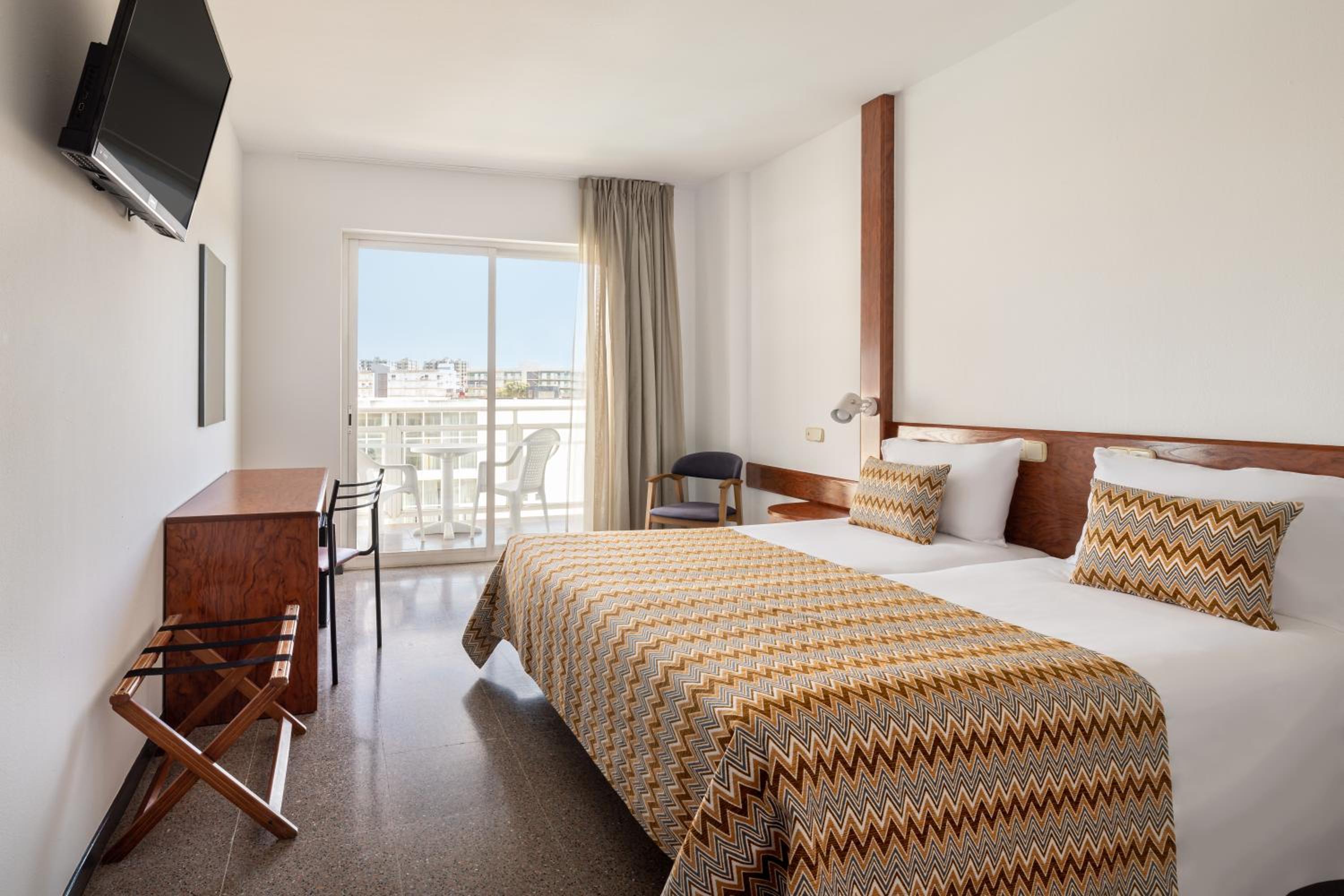 Habitación Familiar (2 Adultos + 2 Niños)