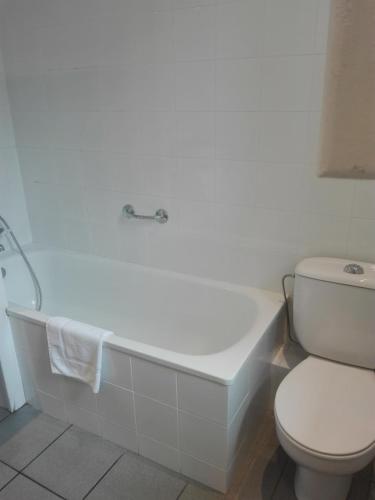 Deluxe Double or Twin Room with Balcony photo 2