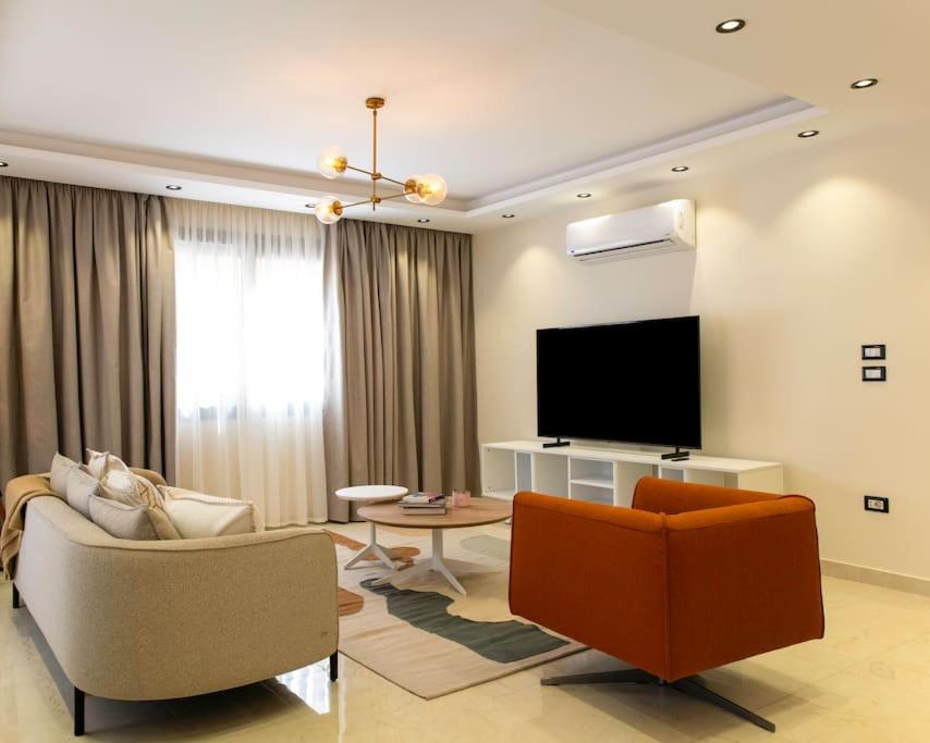 Three-Bedroom Apartment photo 1