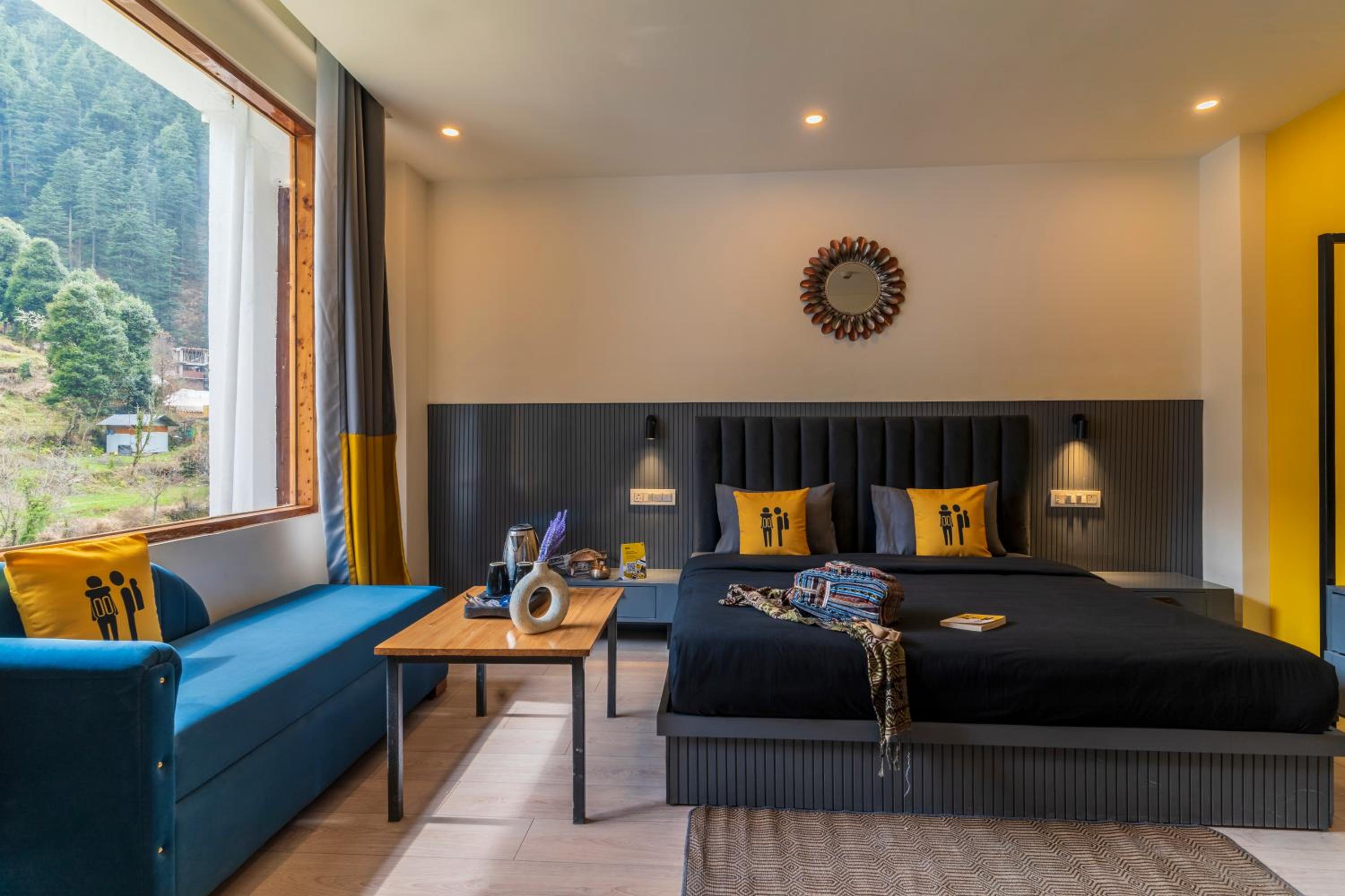 Deluxe Double Room with Mountain View x A Block - Photo 3