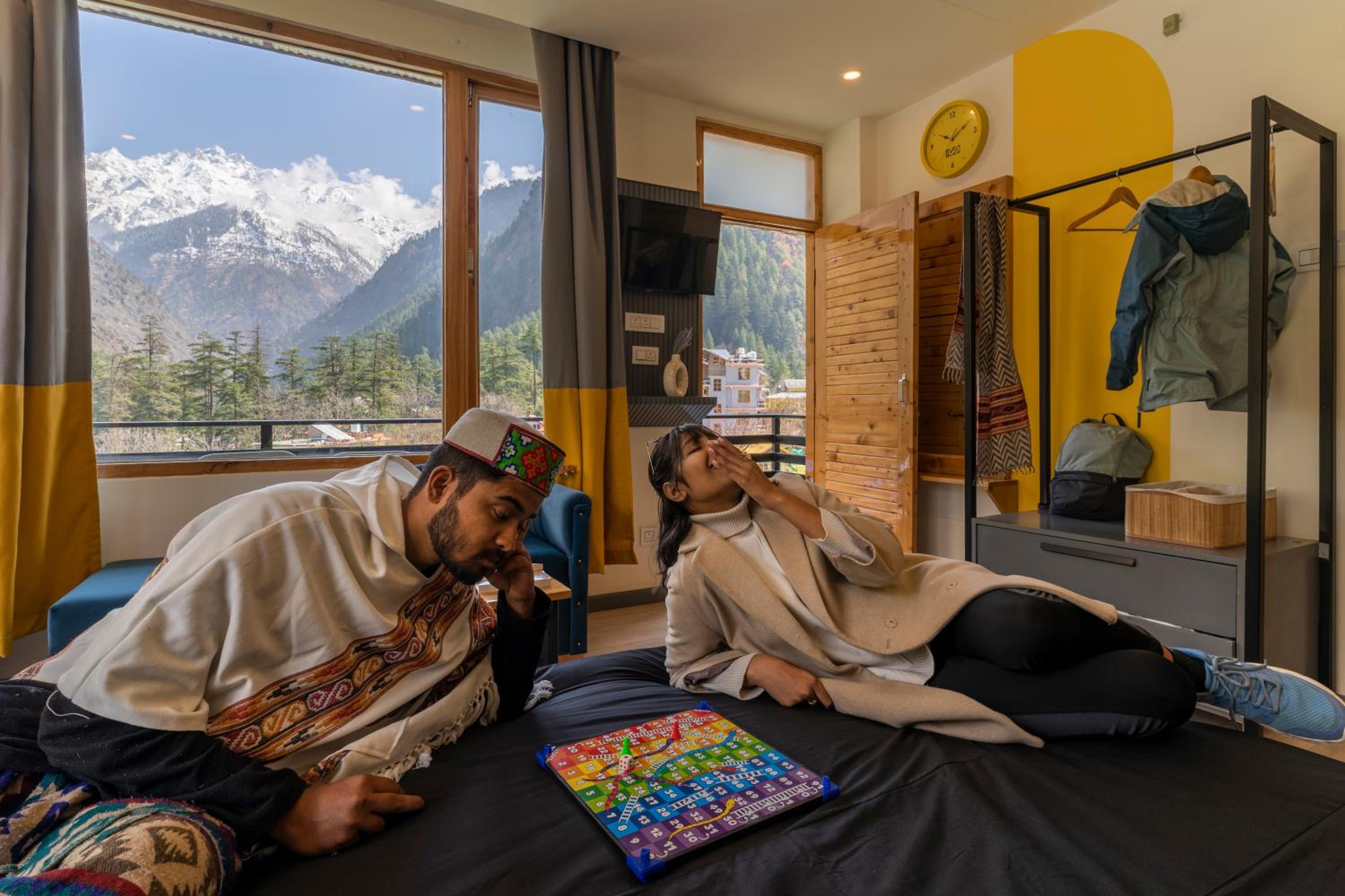 Deluxe Double Room with Balcony and Mountain View x A Block - Photo 9