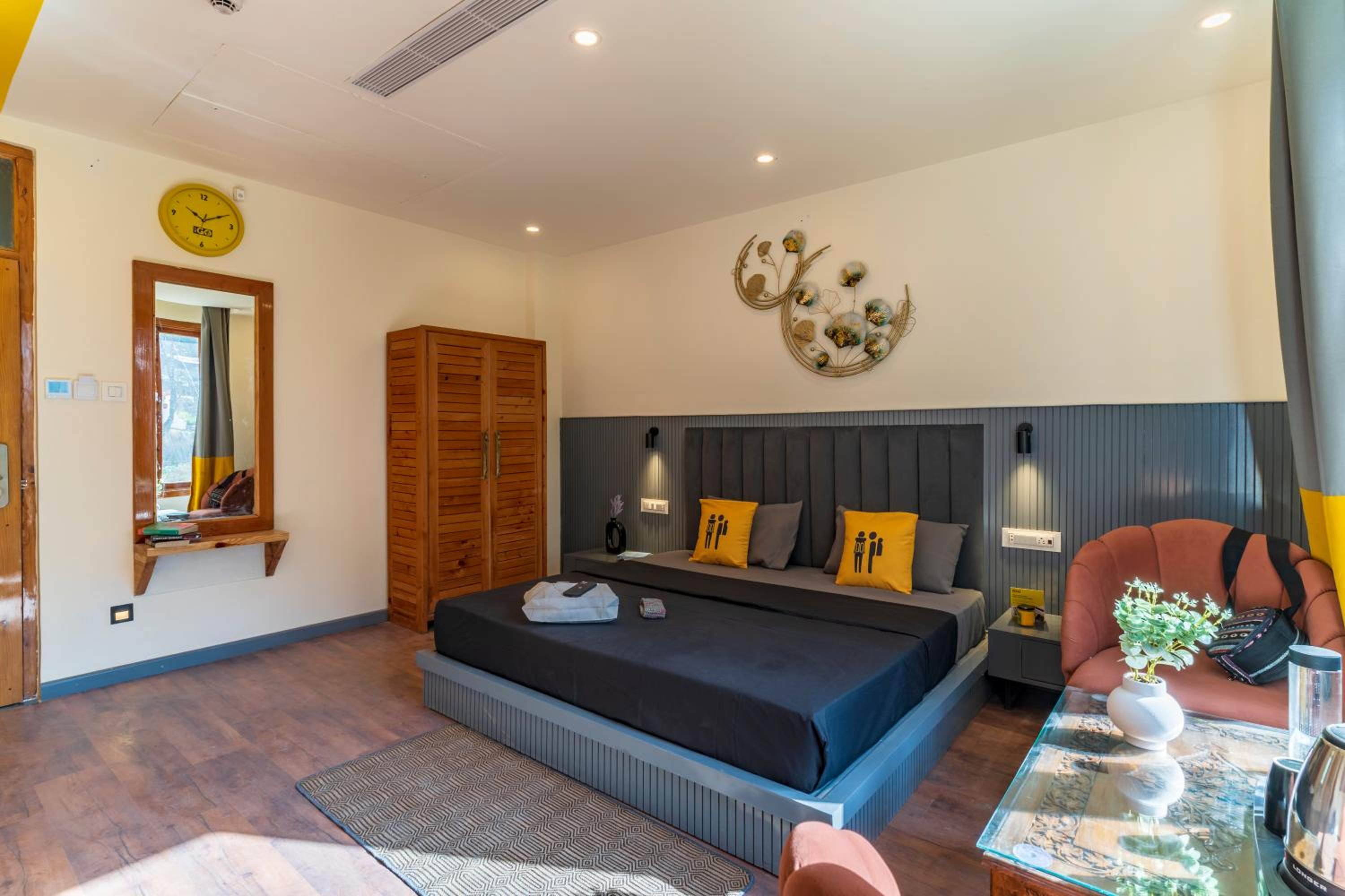 Superior Double Room with Mountain View x A Block - Photo 1