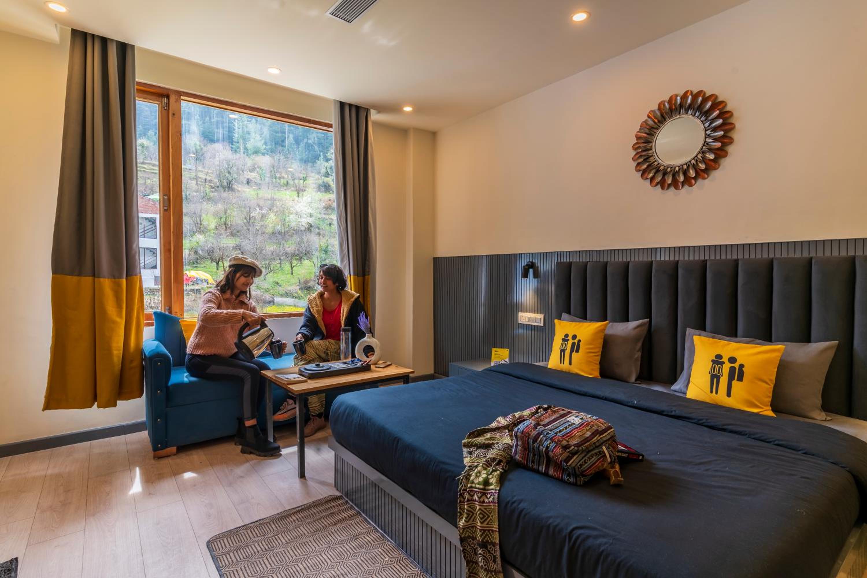 Superior Double Room with Mountain View x A Block - Photo 5