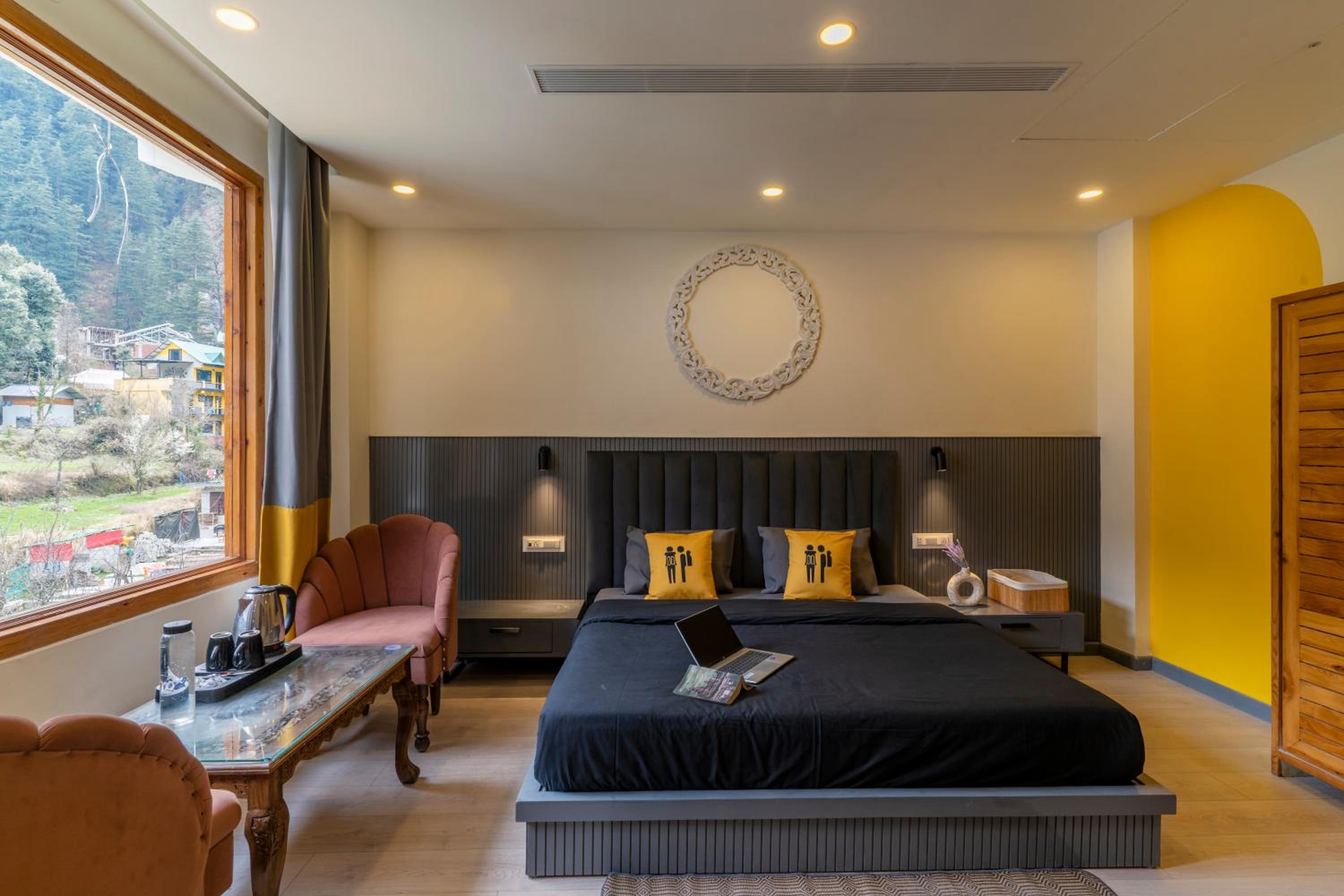 Deluxe Double Room with Mountain View x A Block - Photo 6