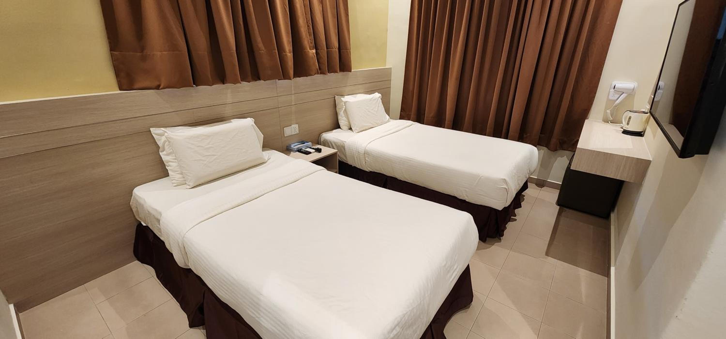 Twin Room - Photo 2