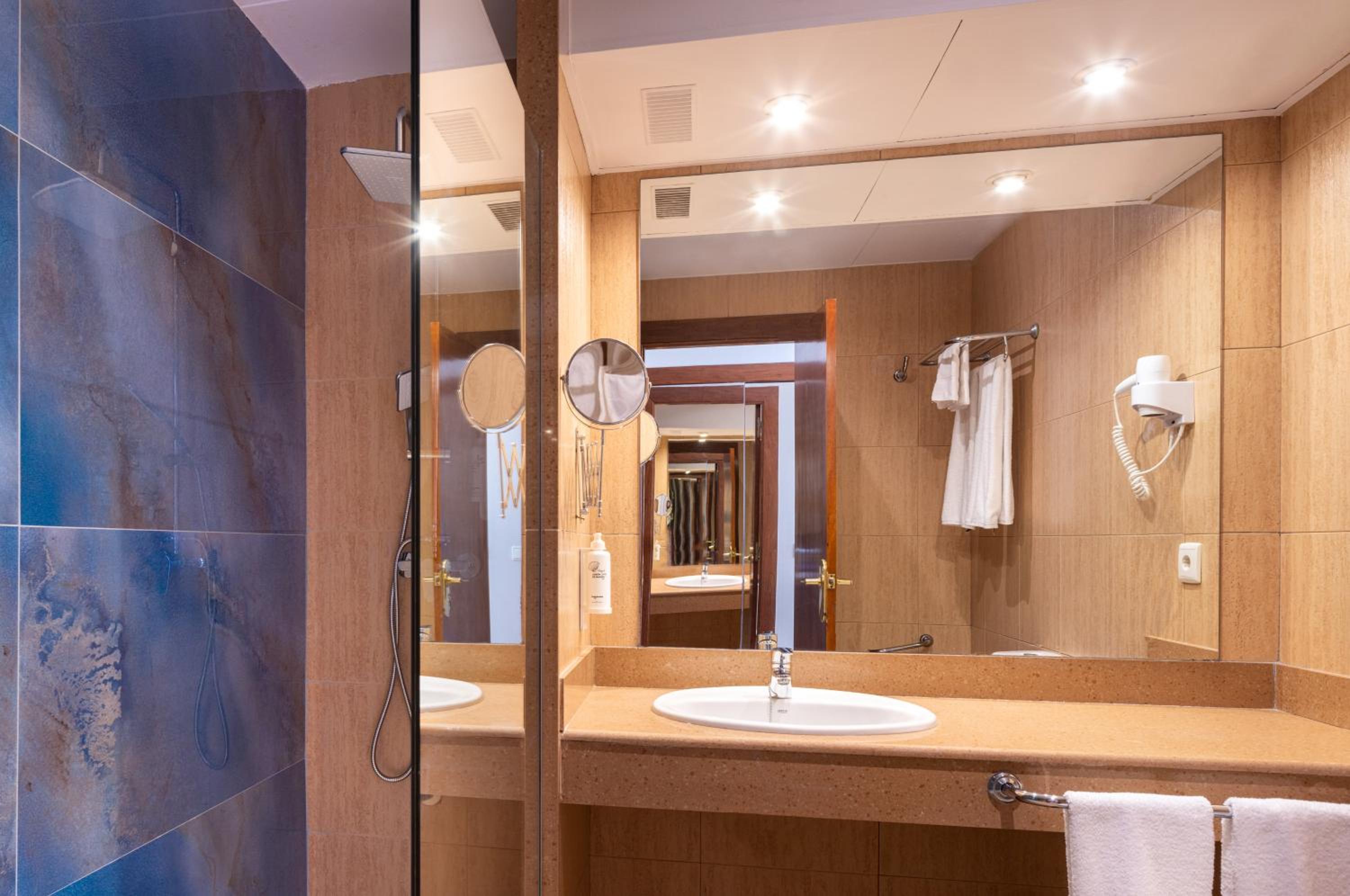 Superior Double Room with Pool View photo 3