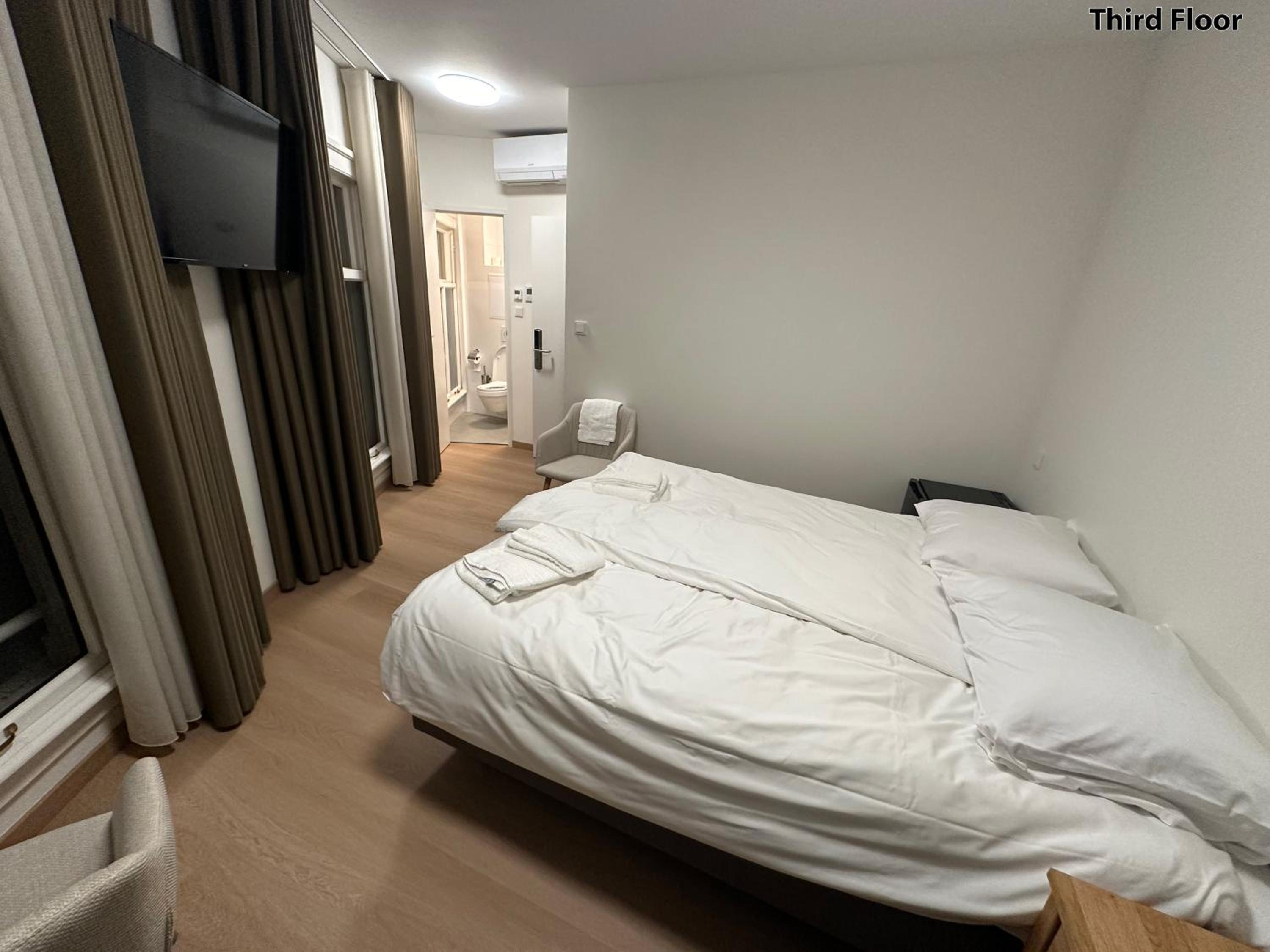 Deluxe Double Room with Shower photo 1