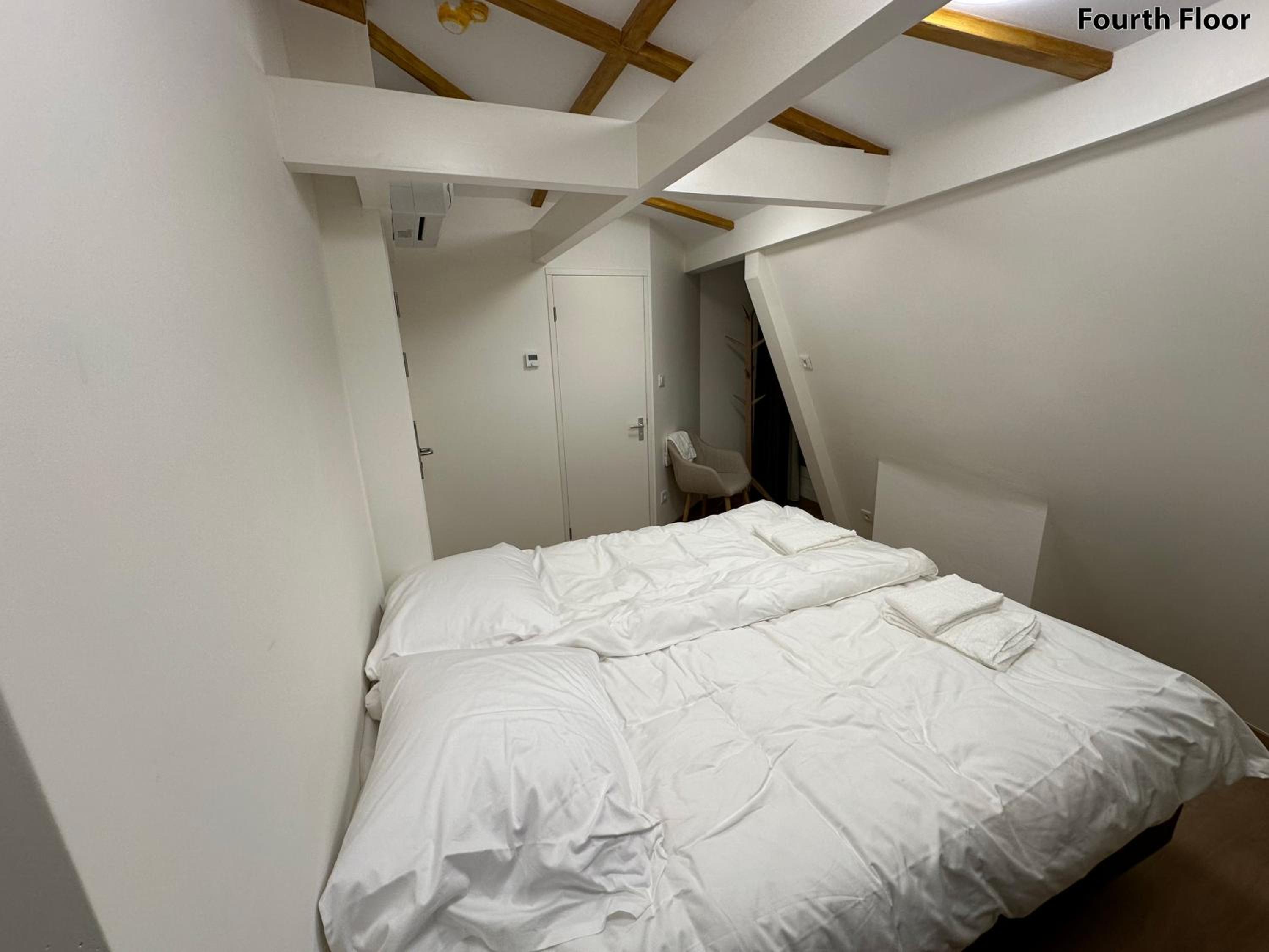 Deluxe Double Room with Shower photo 2