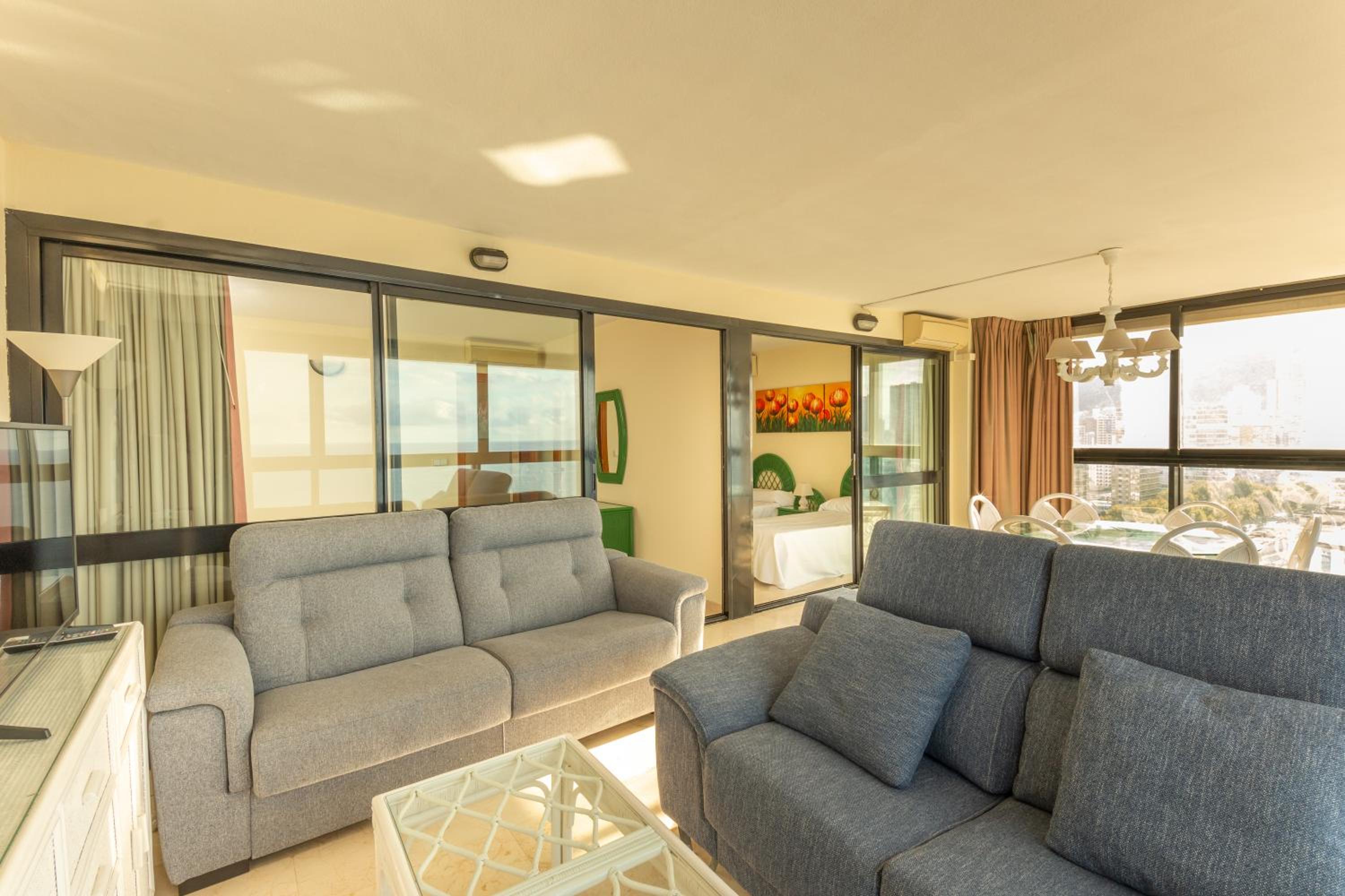 Apartamento de tres habitaciones 13F