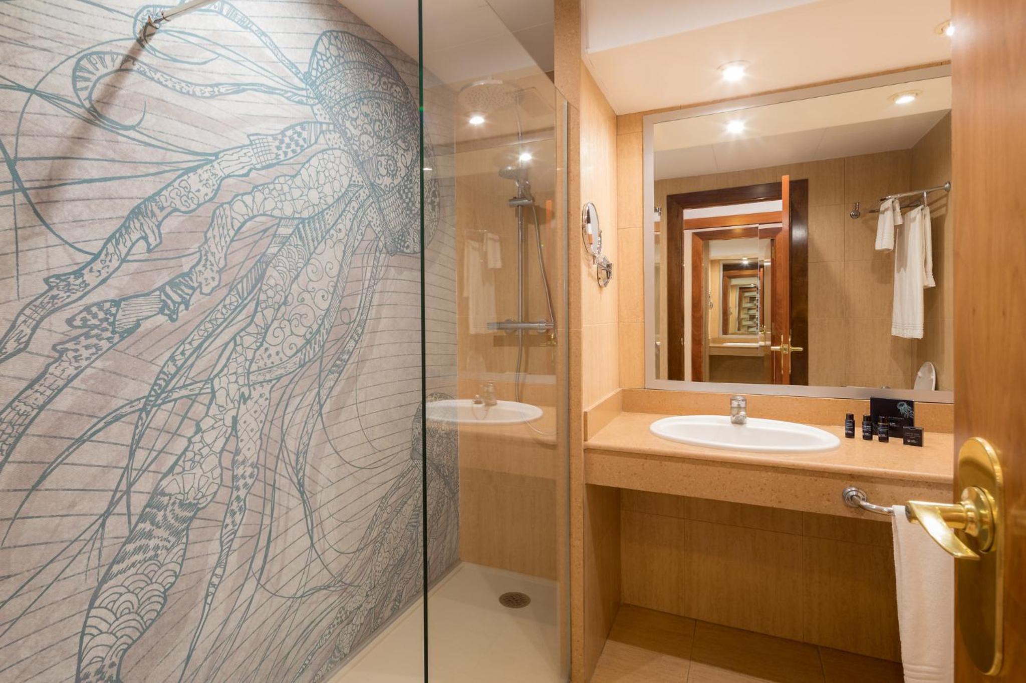 Deluxe Junior Suite photo 3