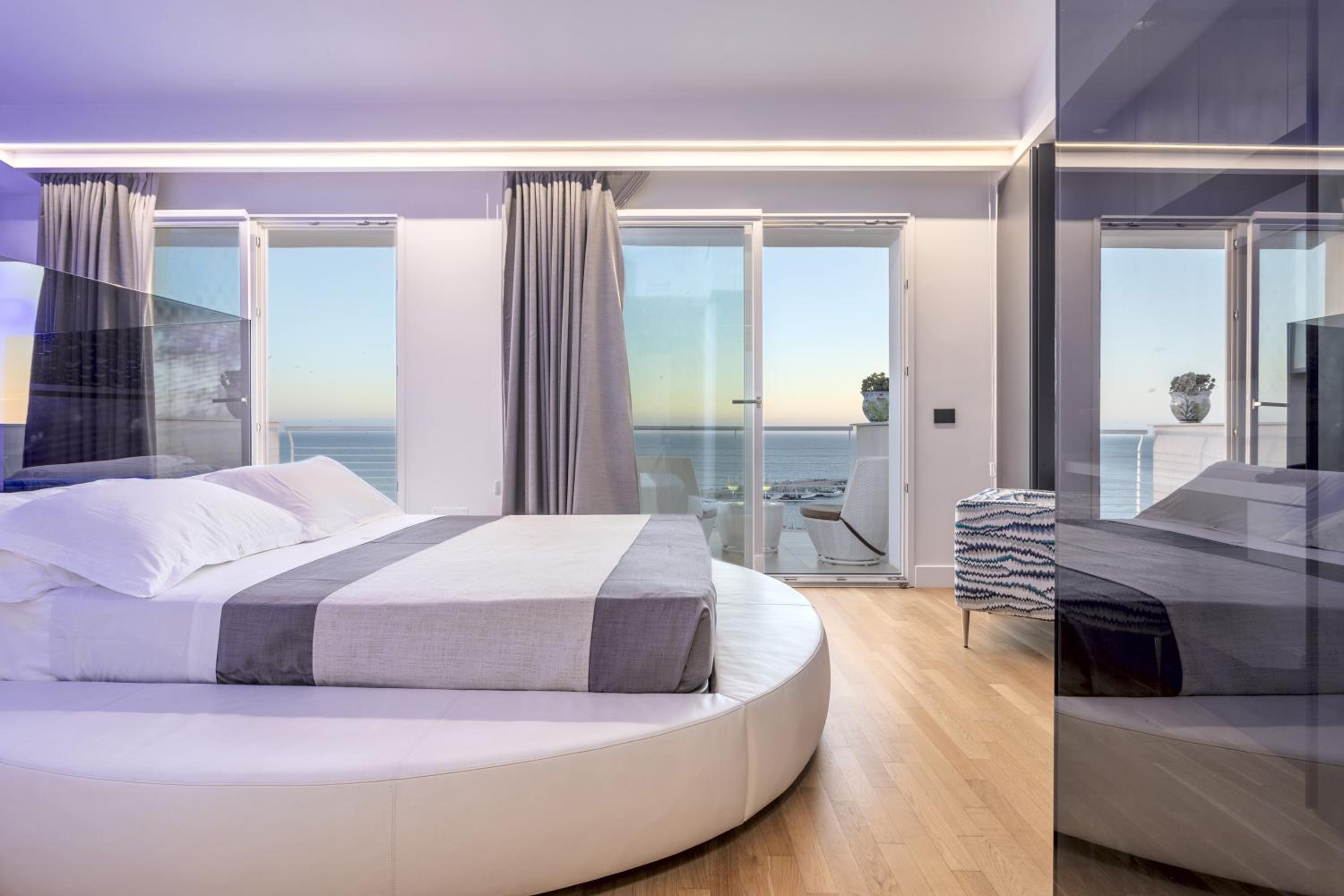 King Suite with Spa Bath