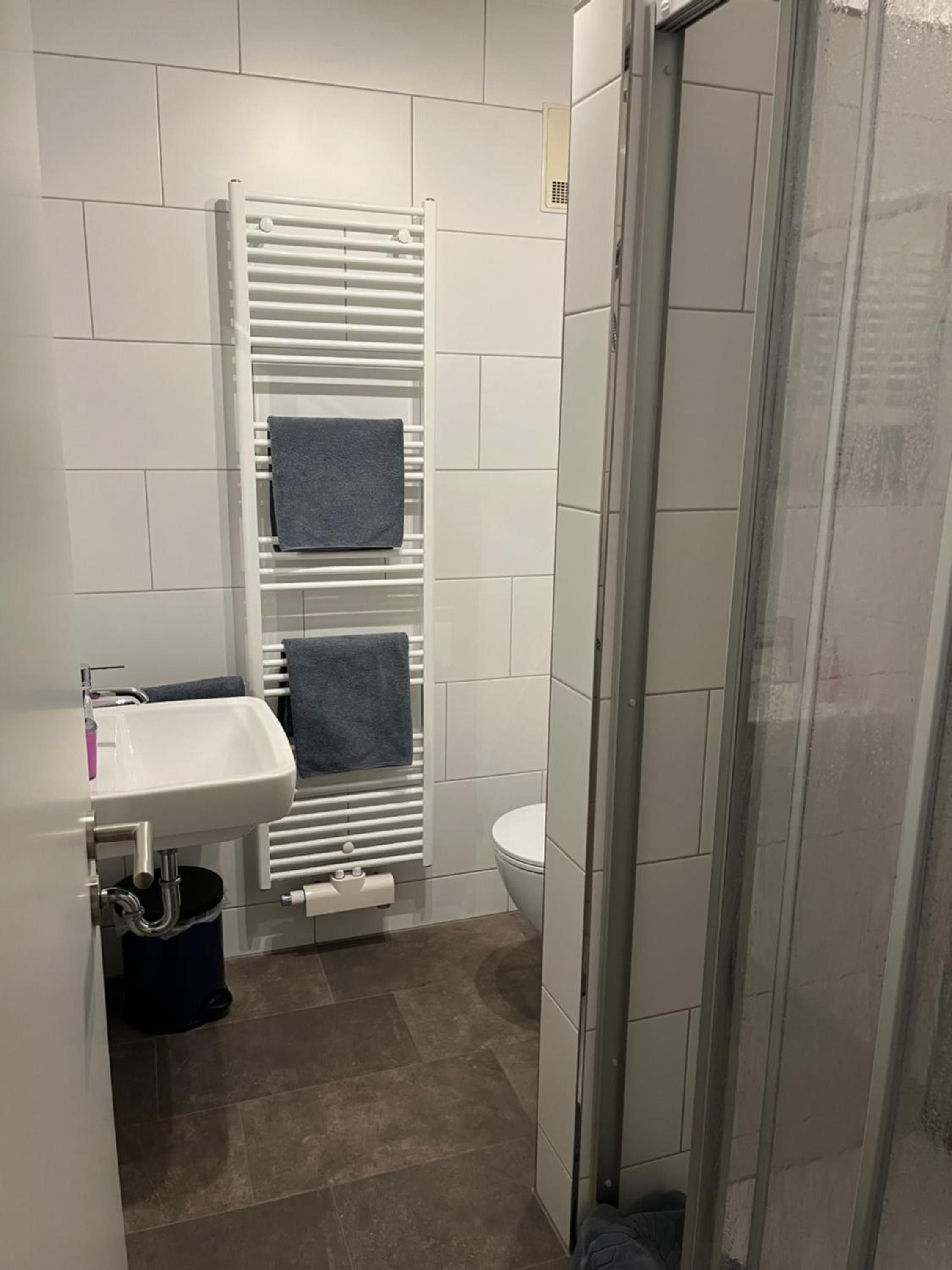 Twin Room with Private Bathroom photo 2
