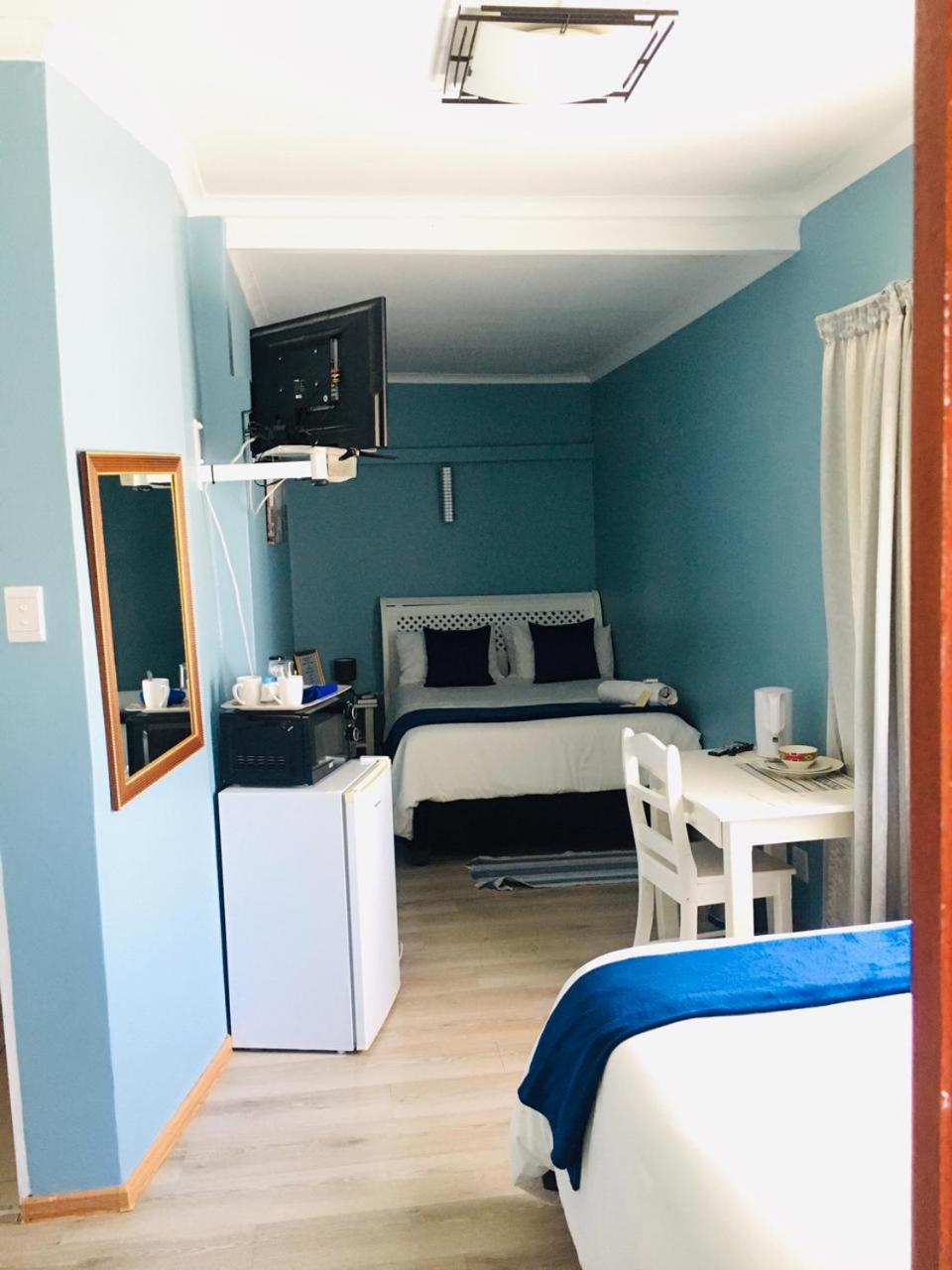 Deluxe Room (2 Adults + 1 Child) photo 1