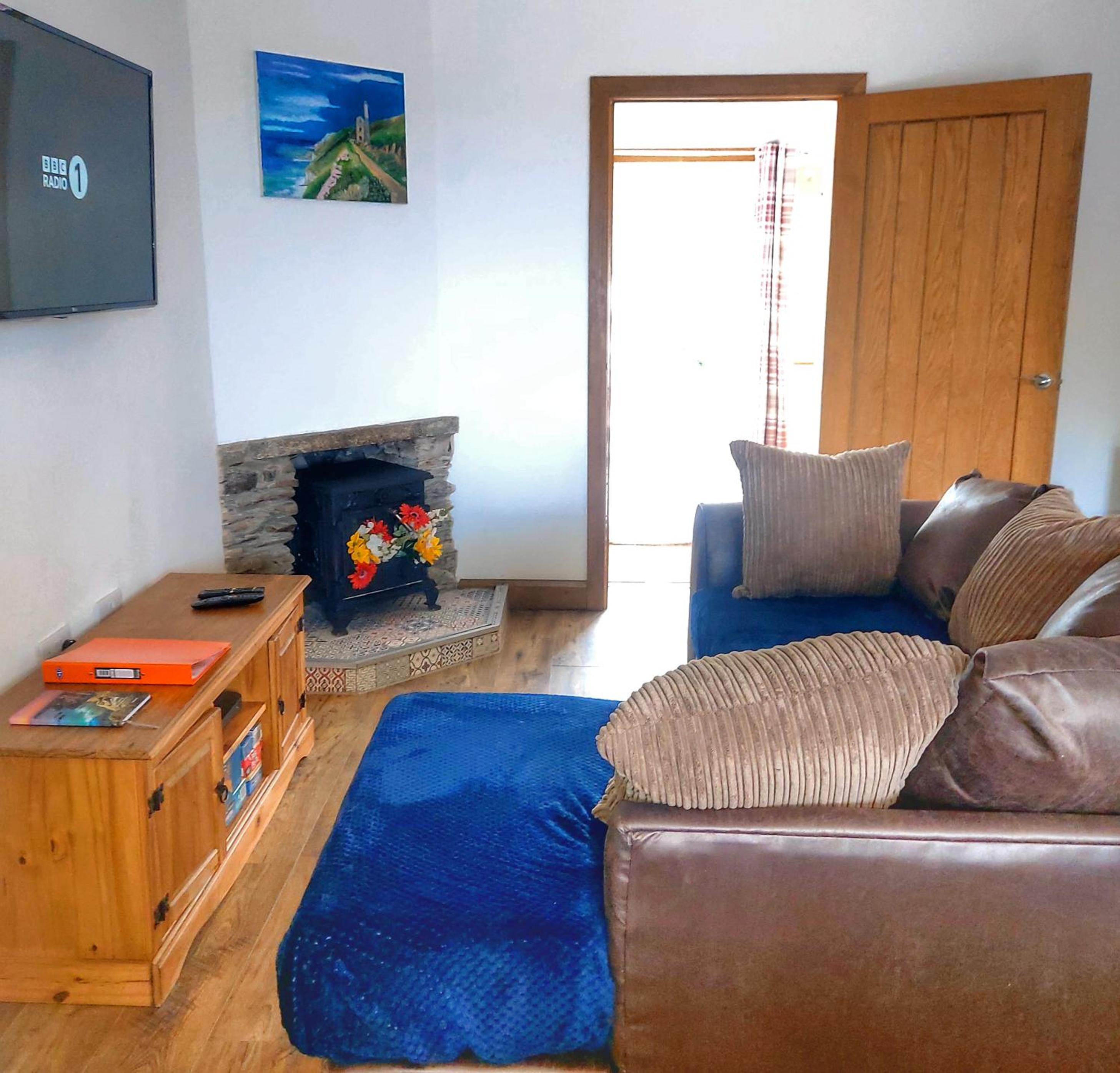 Four-Bedroom House photo 3