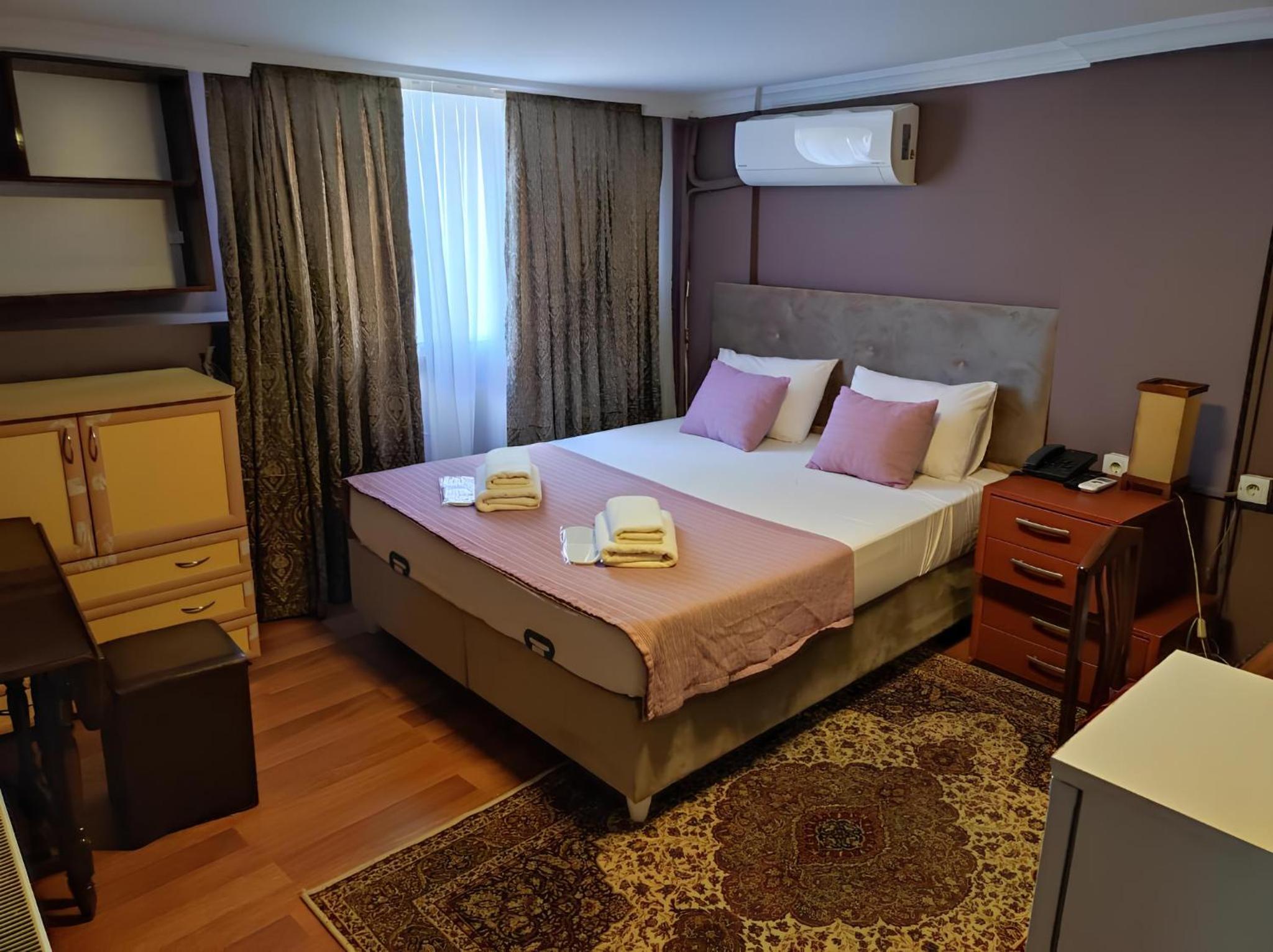 Small Double Room photo 1