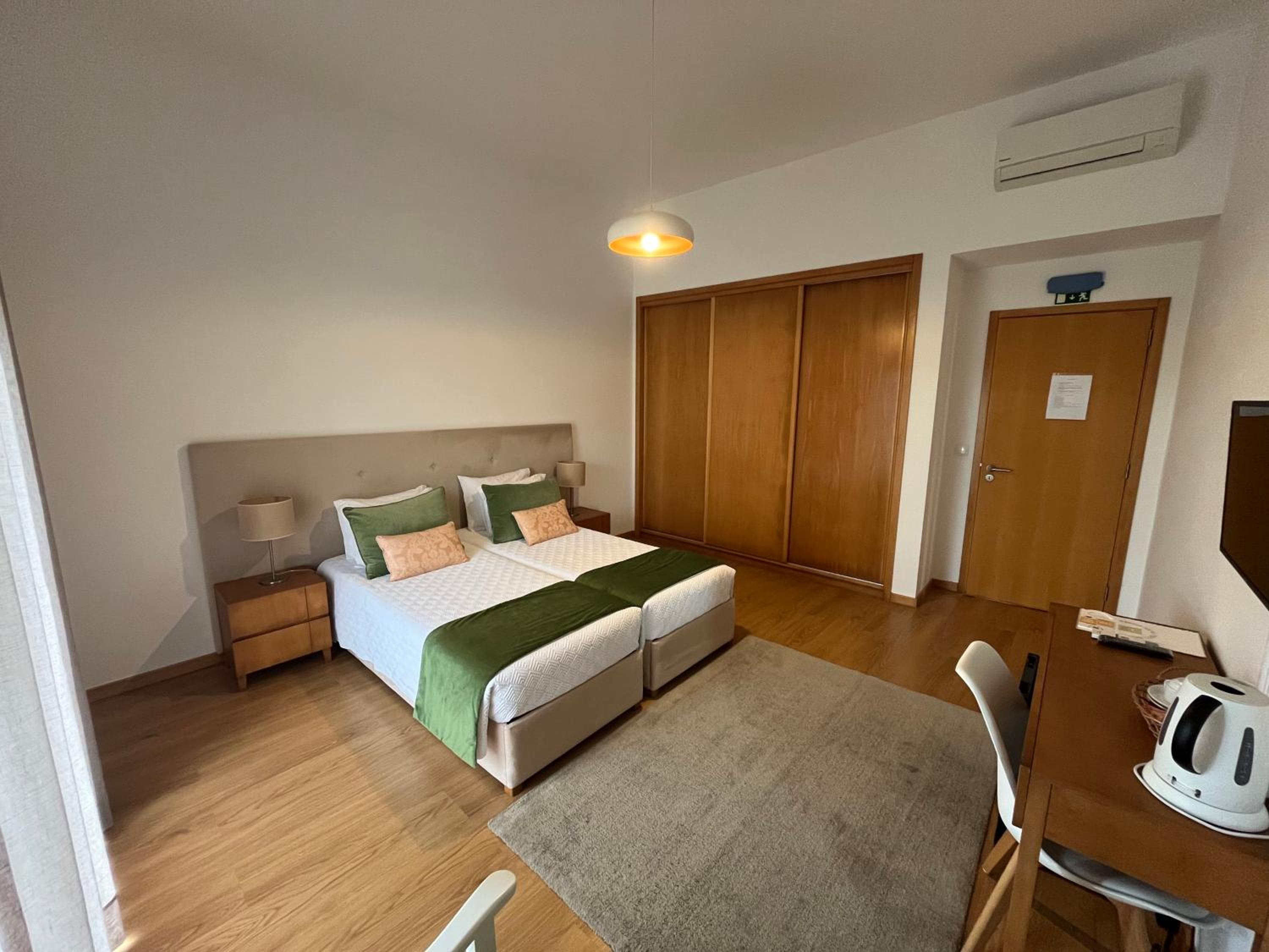 Double Room with Shared Bathroom photo 2