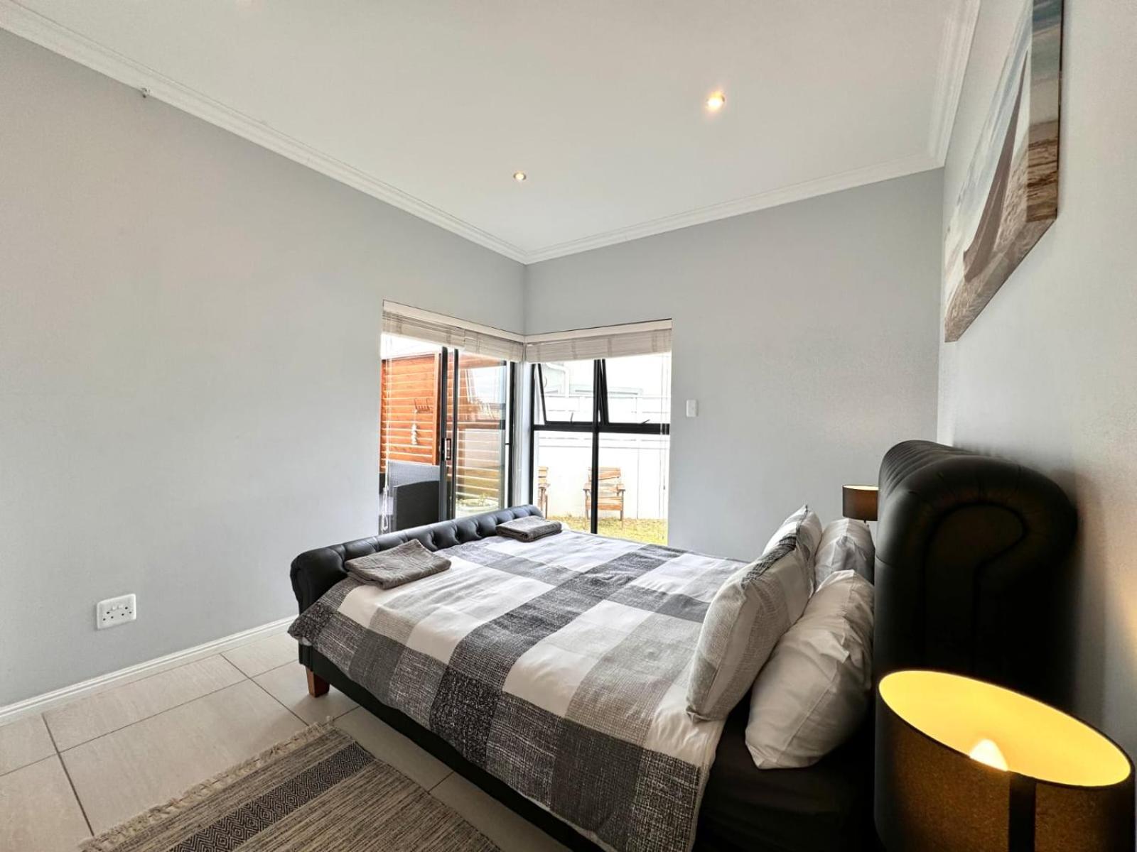 Three-Bedroom Apartment photo 1