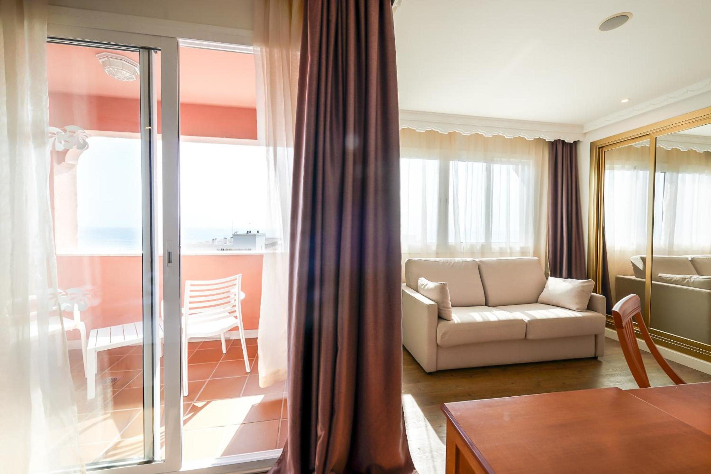 Junior Suite with Balcony photo 3