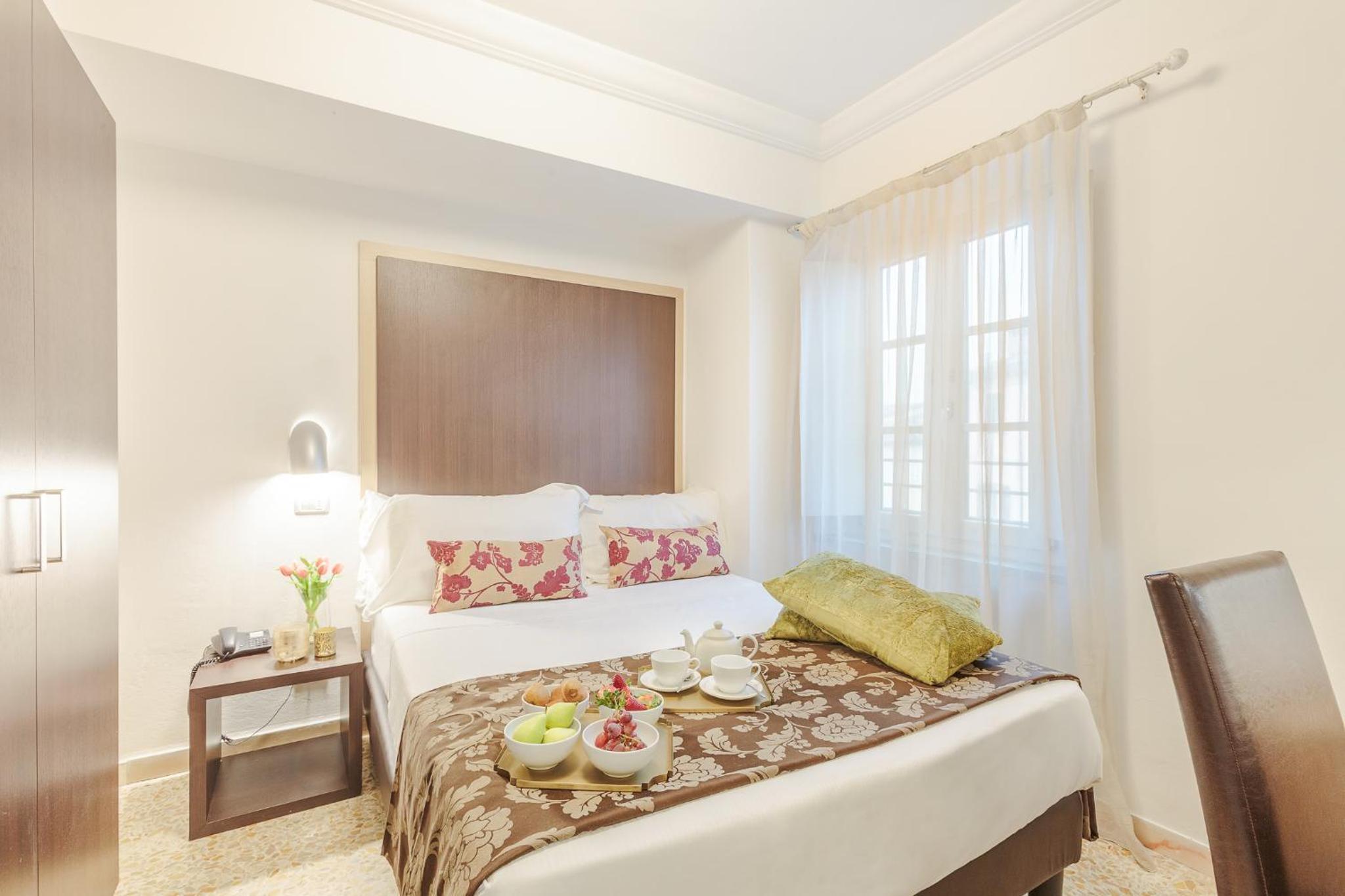 Economy Queen Room