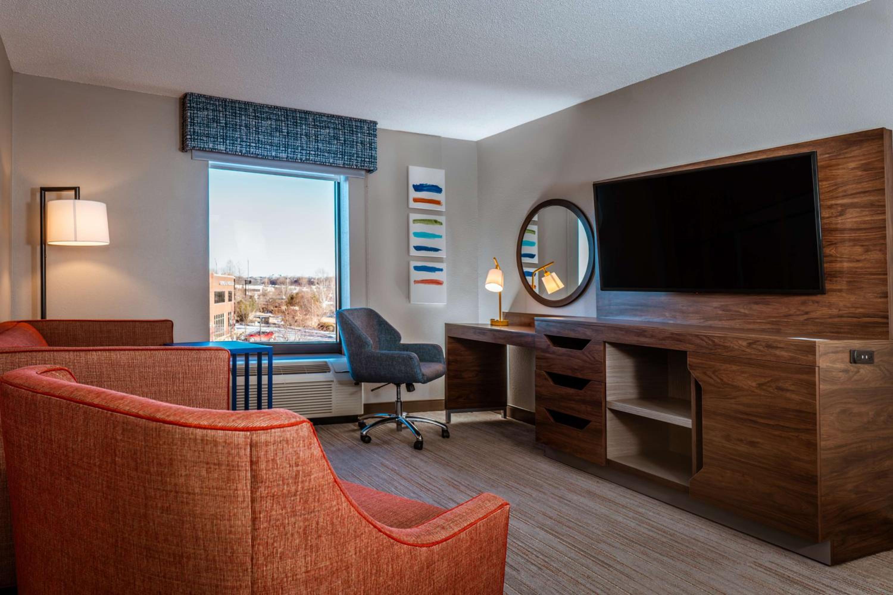 Non-Smoking Suite with Whirlpool