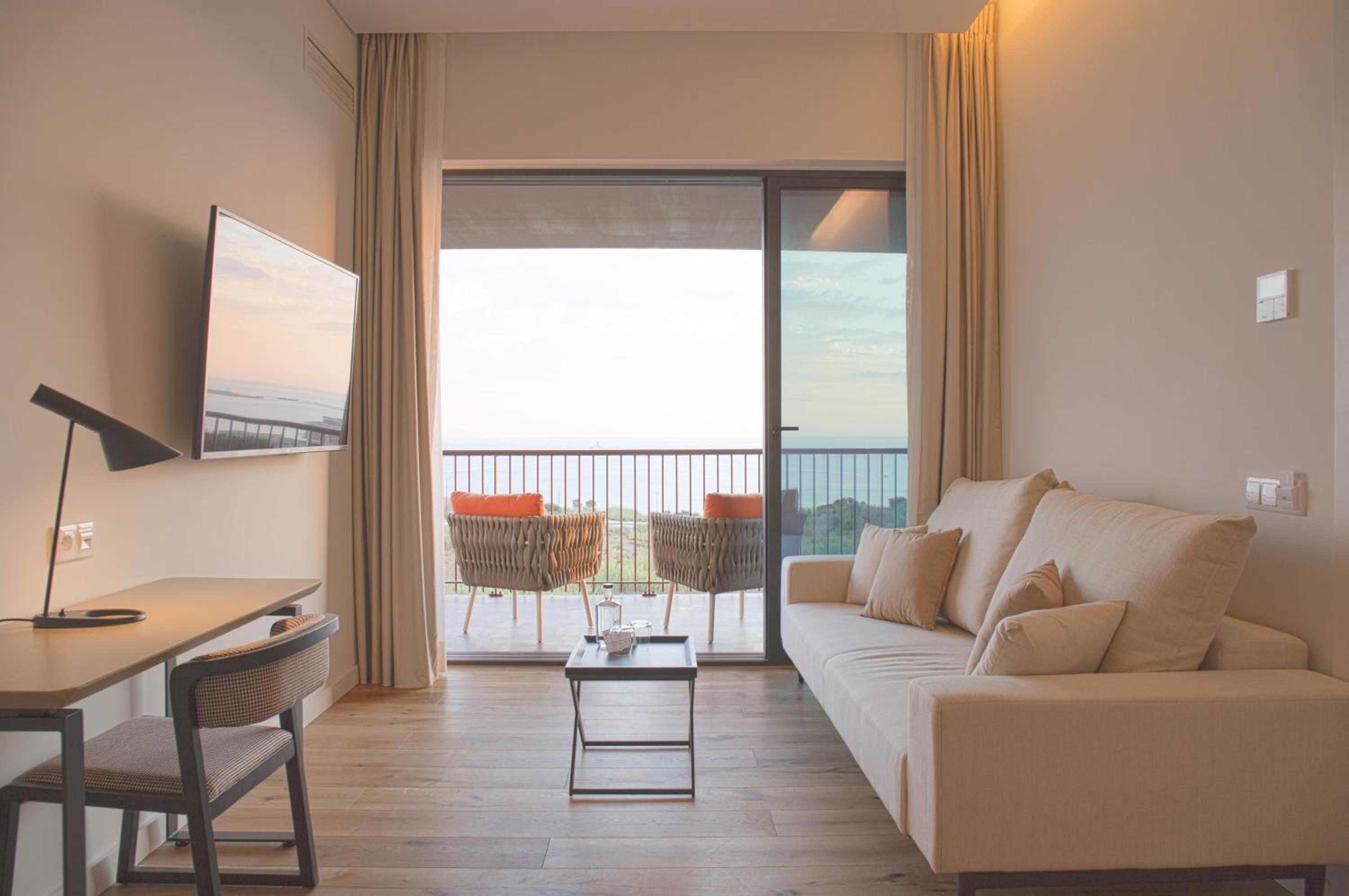 Suite with Sea View - Photo 13
