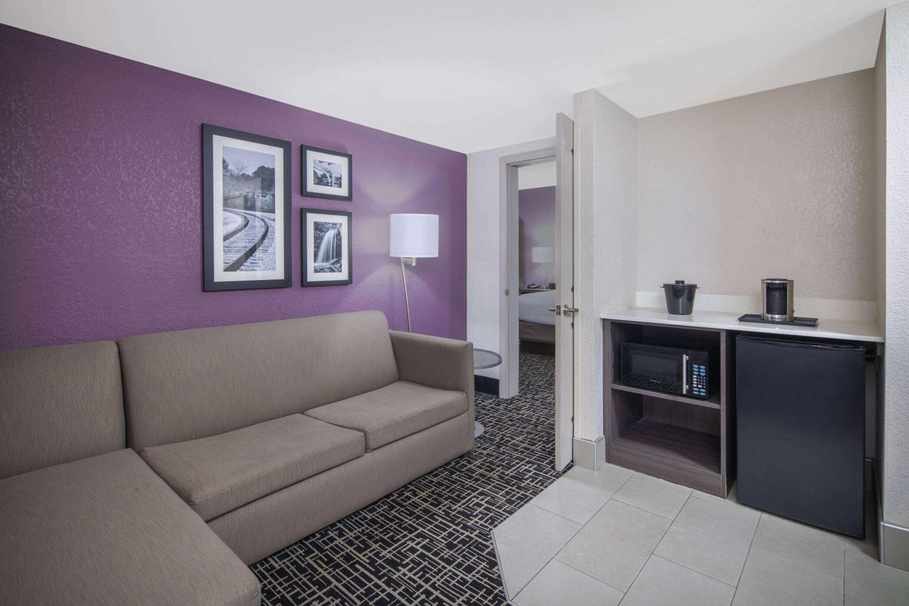 One-Bedroom Suite with Two Queen Beds - Non-Smoking photo 3