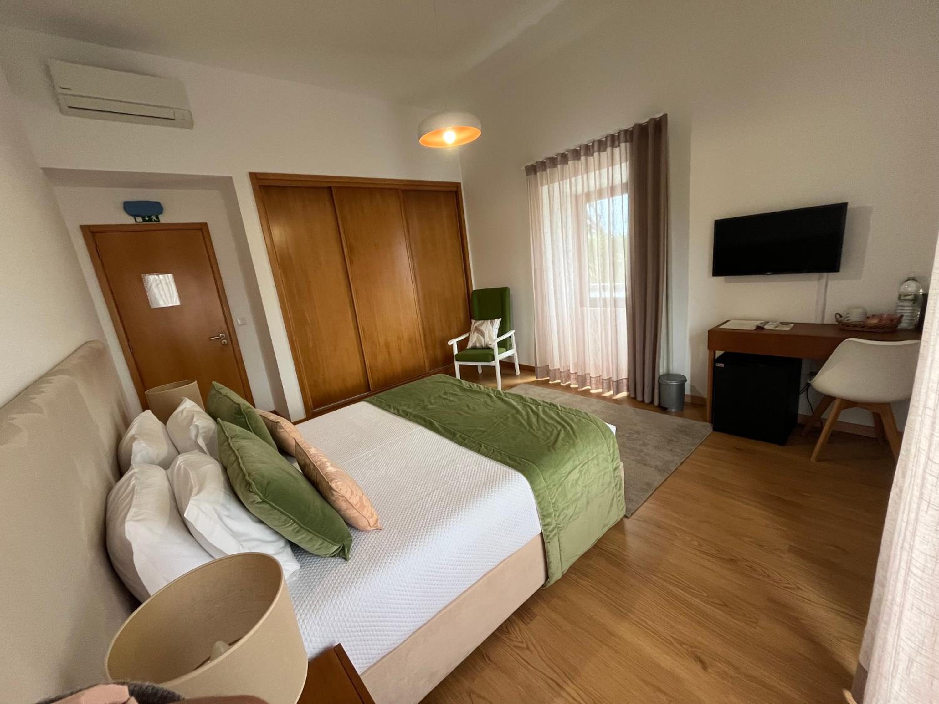 Double Room with Shared Bathroom photo 3