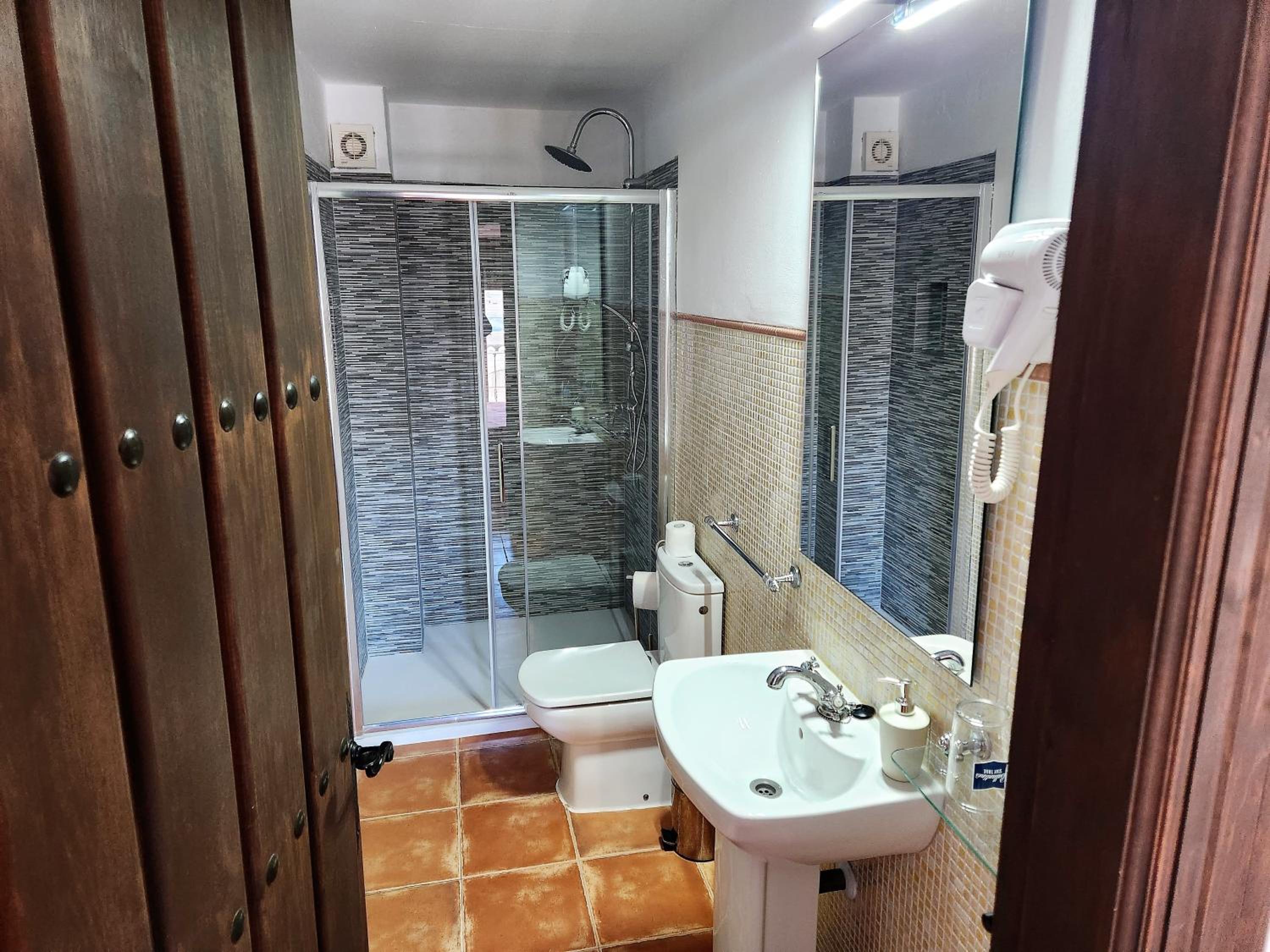 Superior Double Room - Photo 3