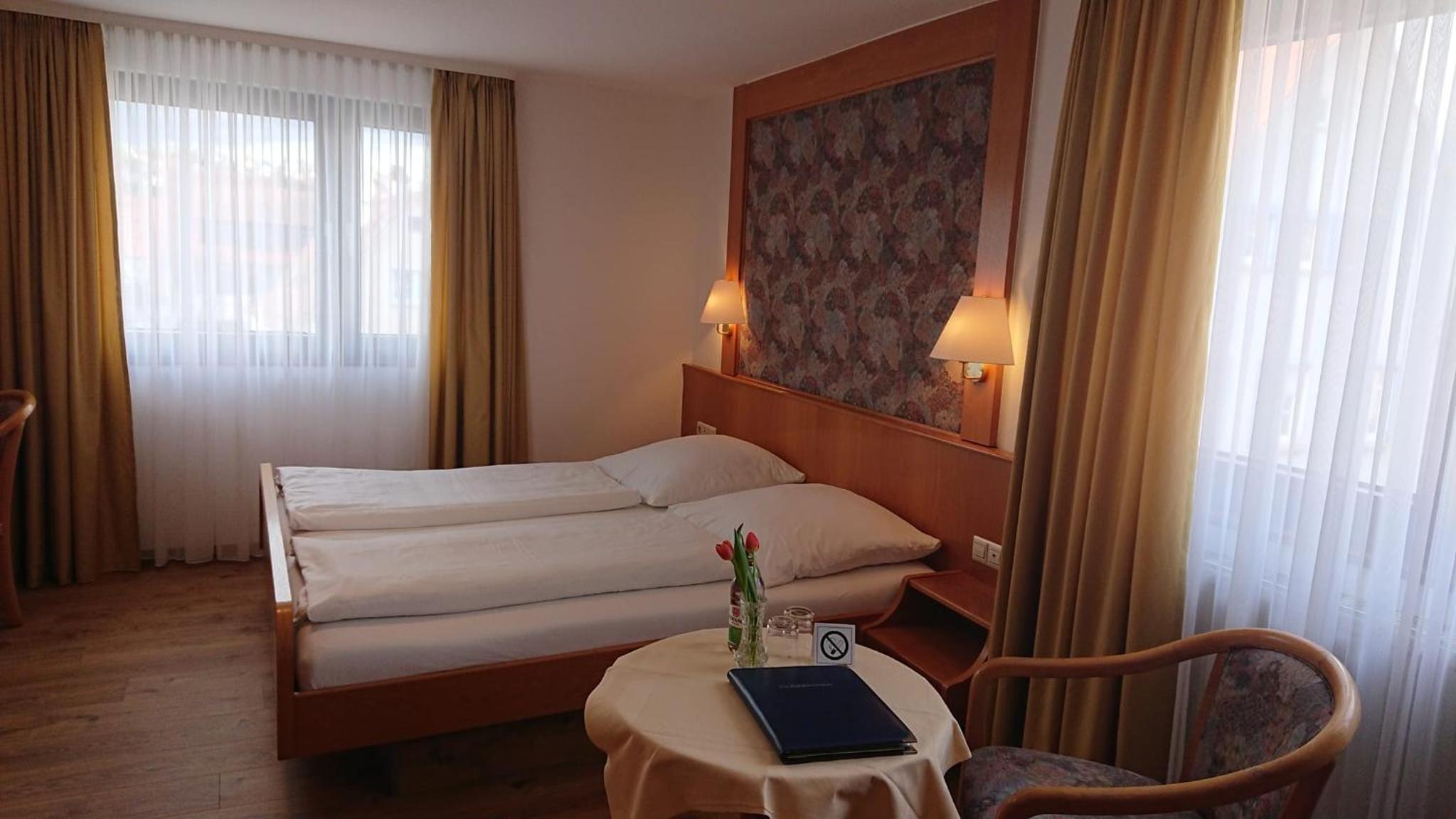 Standard Double or Twin Room - Photo 6