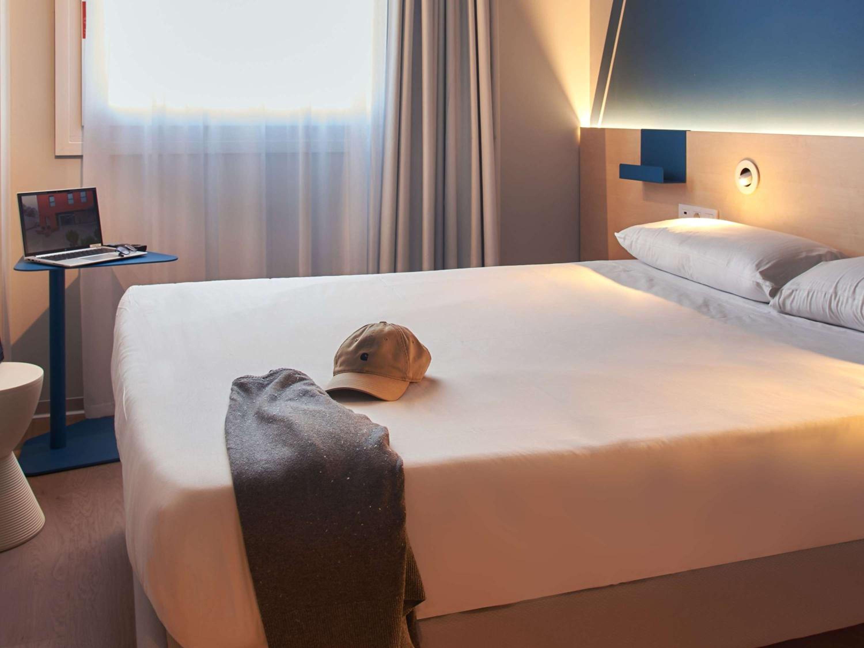Standard Double Room - Photo 2