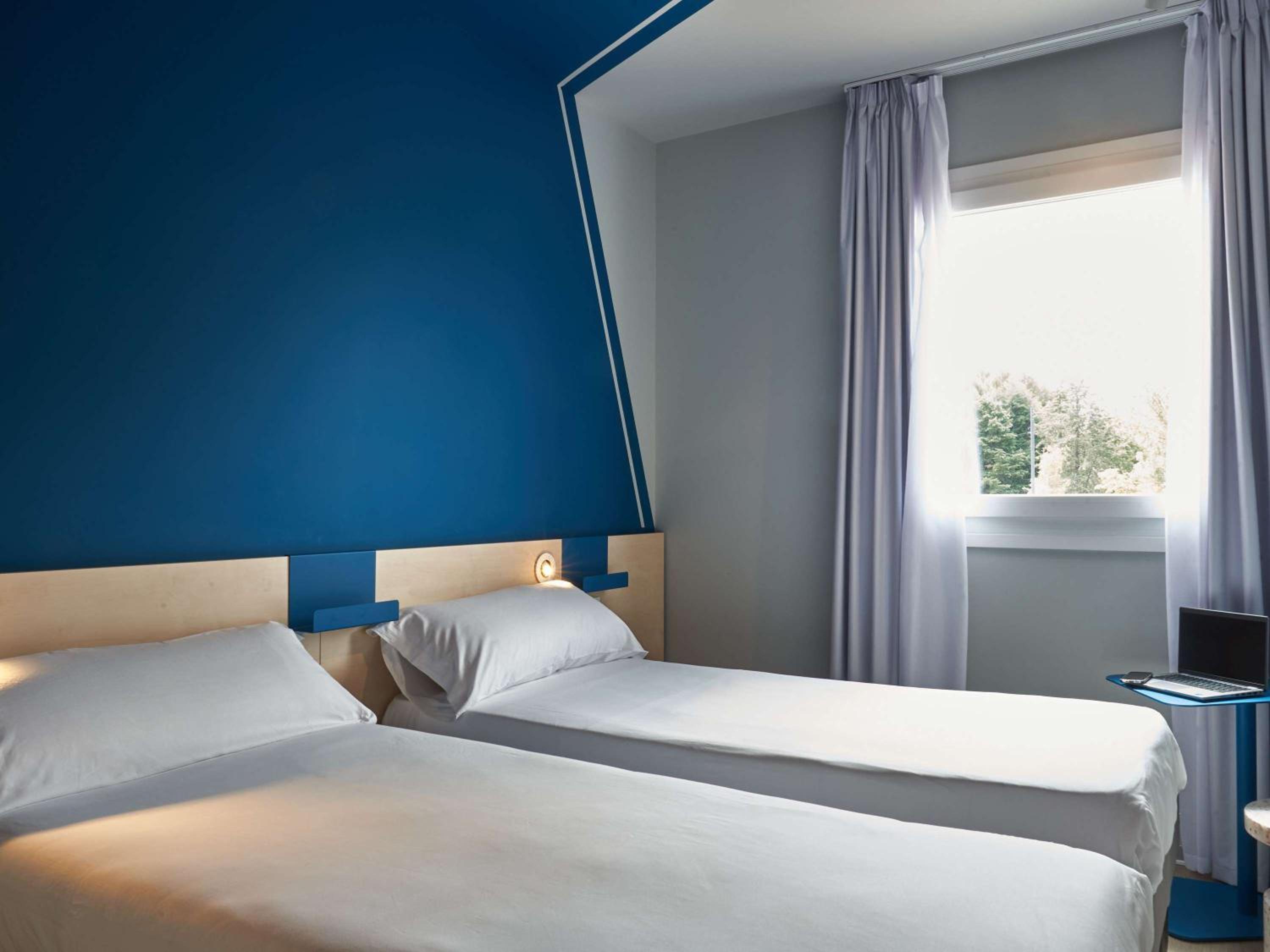Standard Twin Room - Photo 1