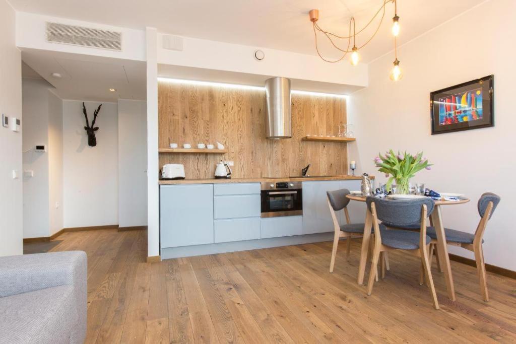 One-Bedroom Apartment - Photo 3