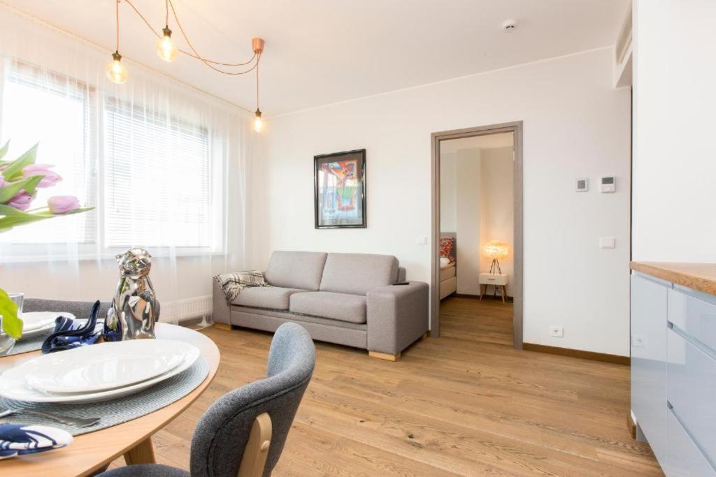 One-Bedroom Apartment - Photo 1