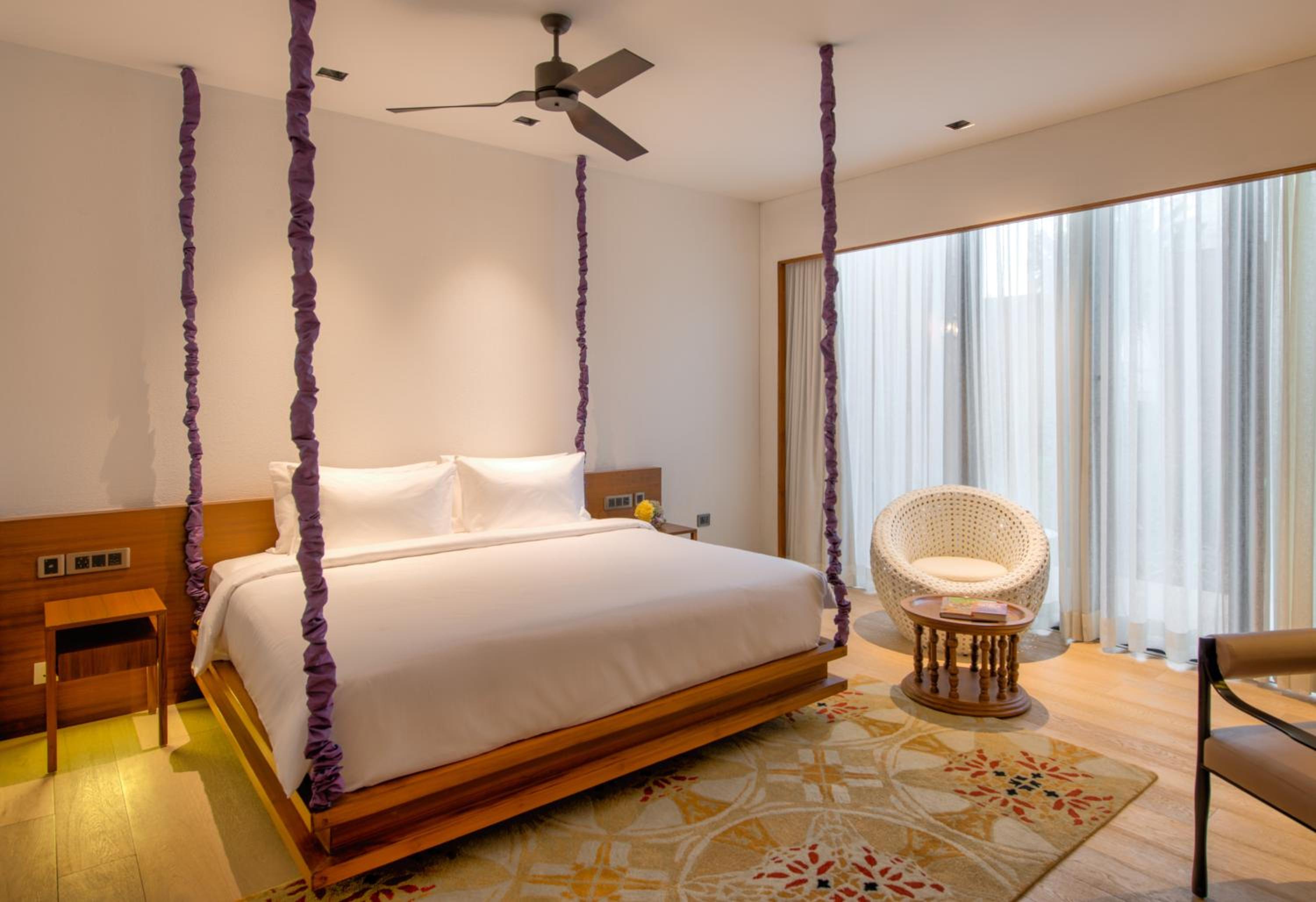Deluxe Patio Room King Bed - 20% discount on Spa & Laundry - Photo 1