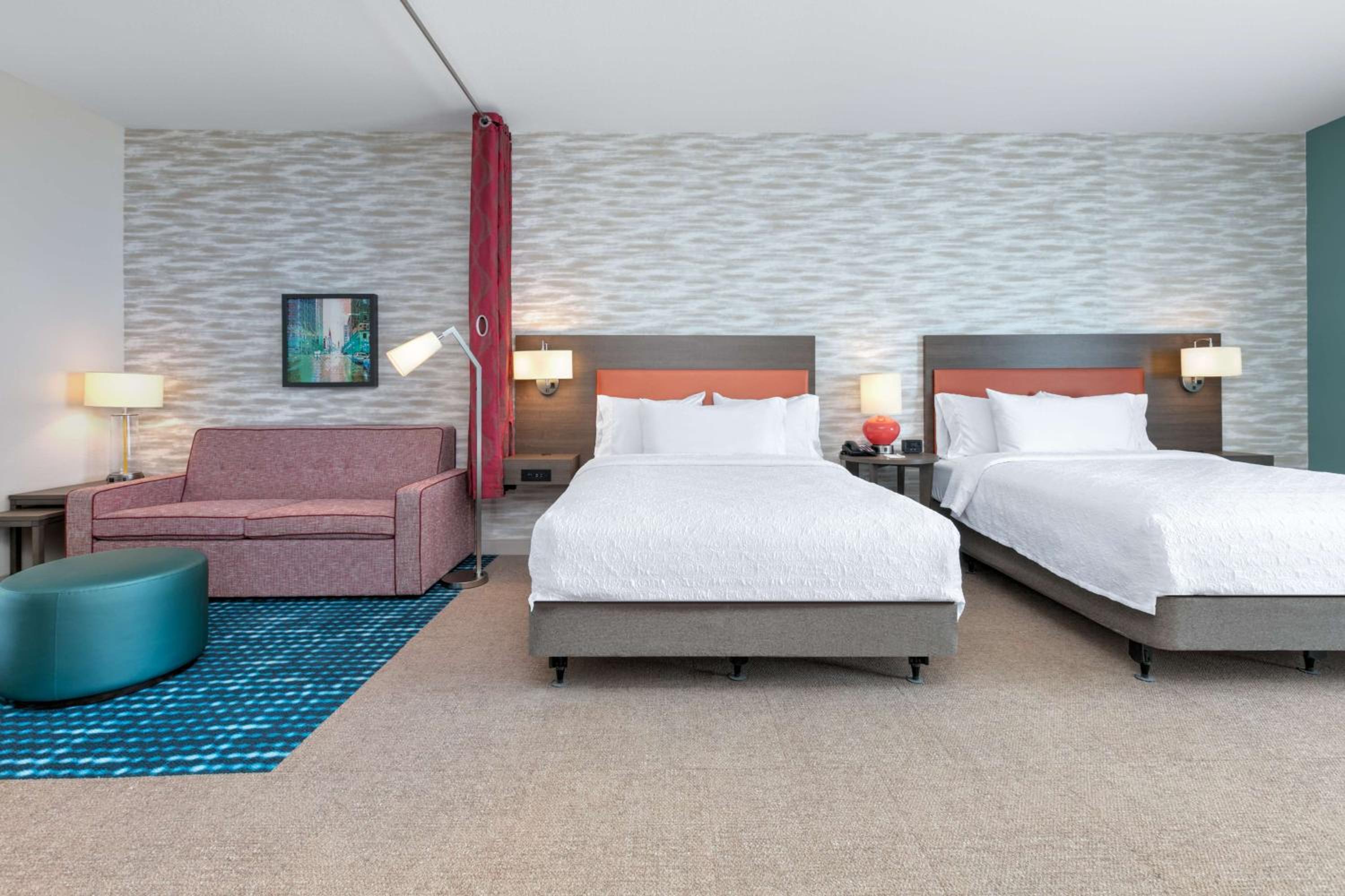 Studio Suite with Two Queen Beds and Tub - Mobility Access - Photo 2