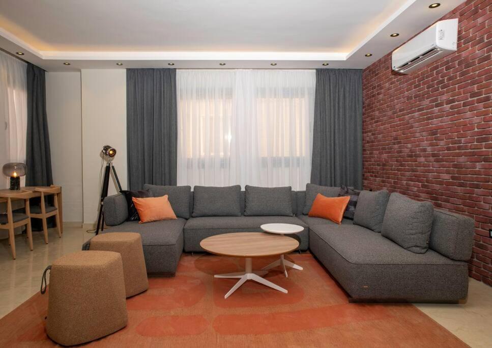 Four-Bedroom Apartment photo 1