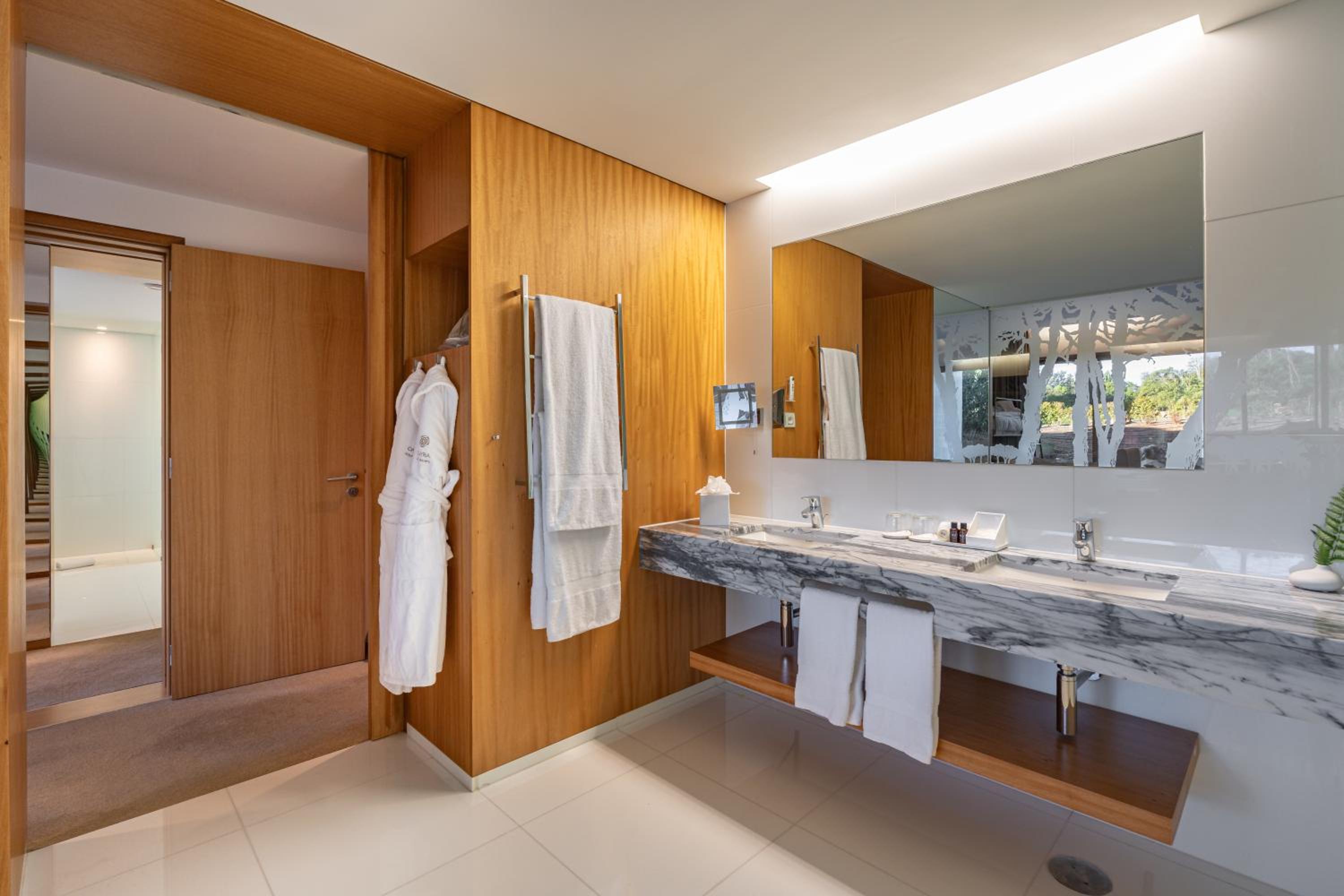 Deluxe Room (2 Adults + 2 Children)