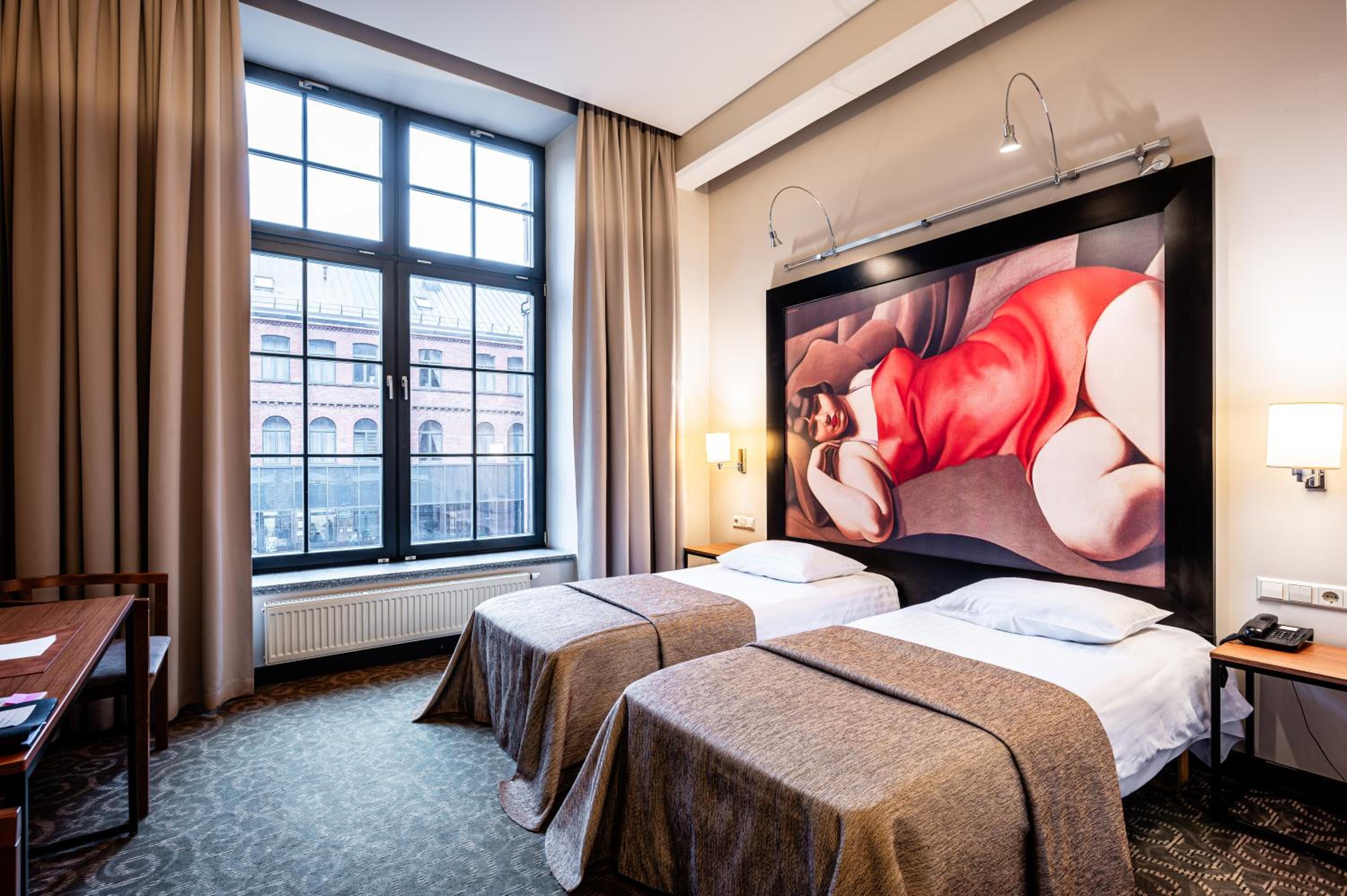 Standard Twin Room - Photo 13