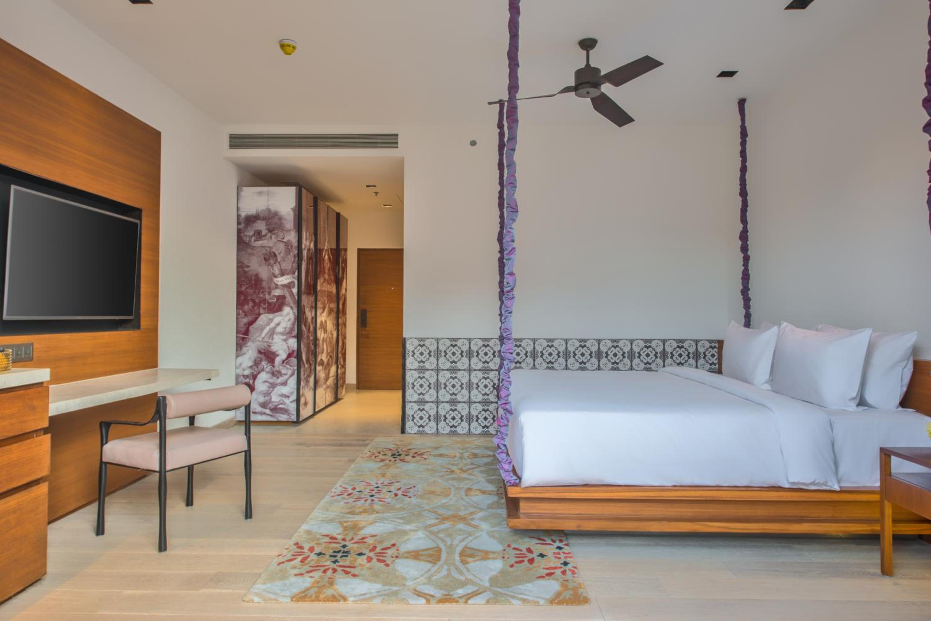 Deluxe Room King Bed - 20% discount on Spa & Laundry - Photo 2