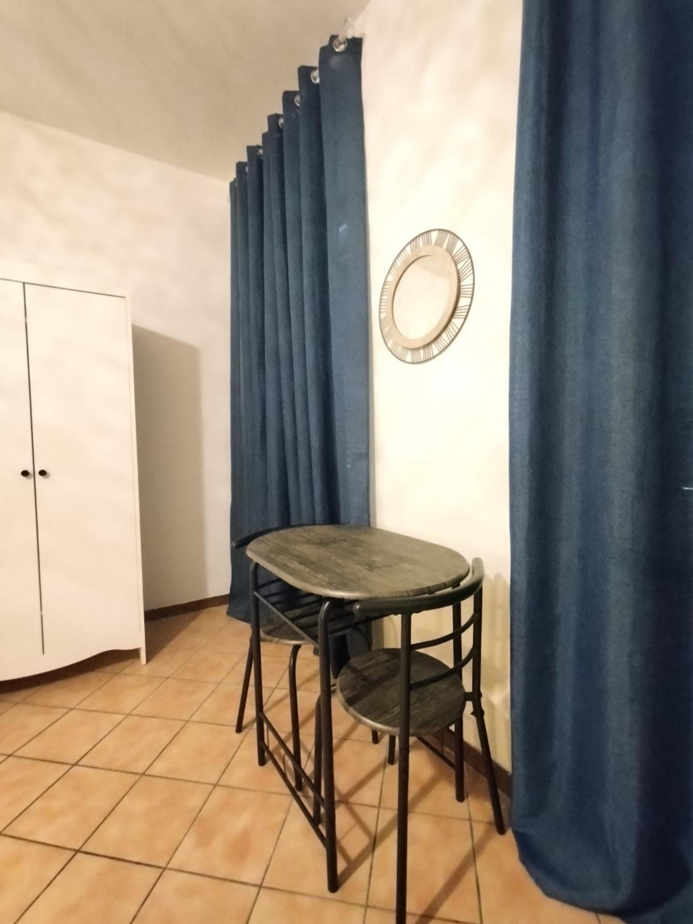 Twin Room with Private Bathroom - Photo 1