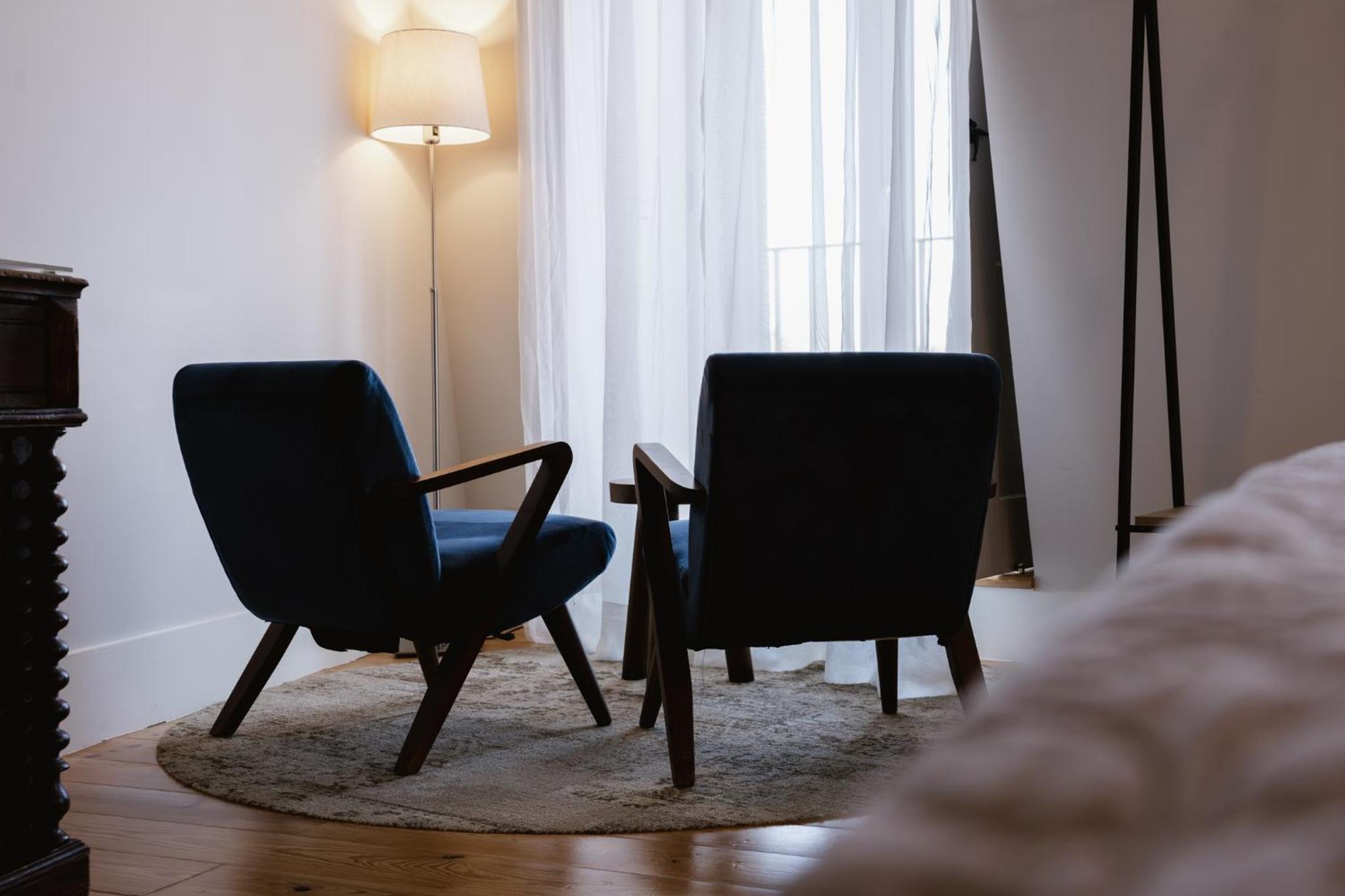 Deluxe King Room - Photo 10