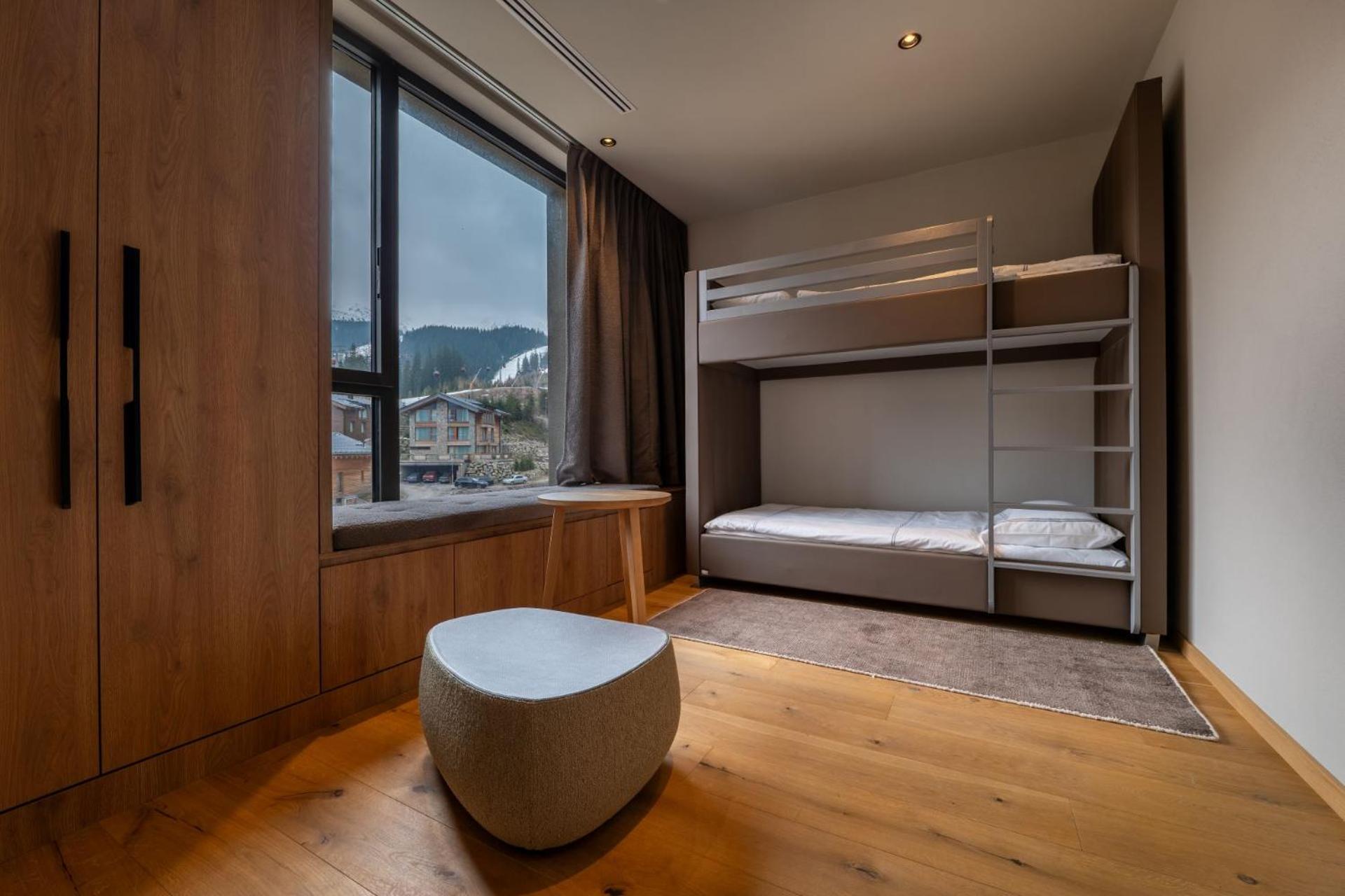 Family Studio With Mountain View