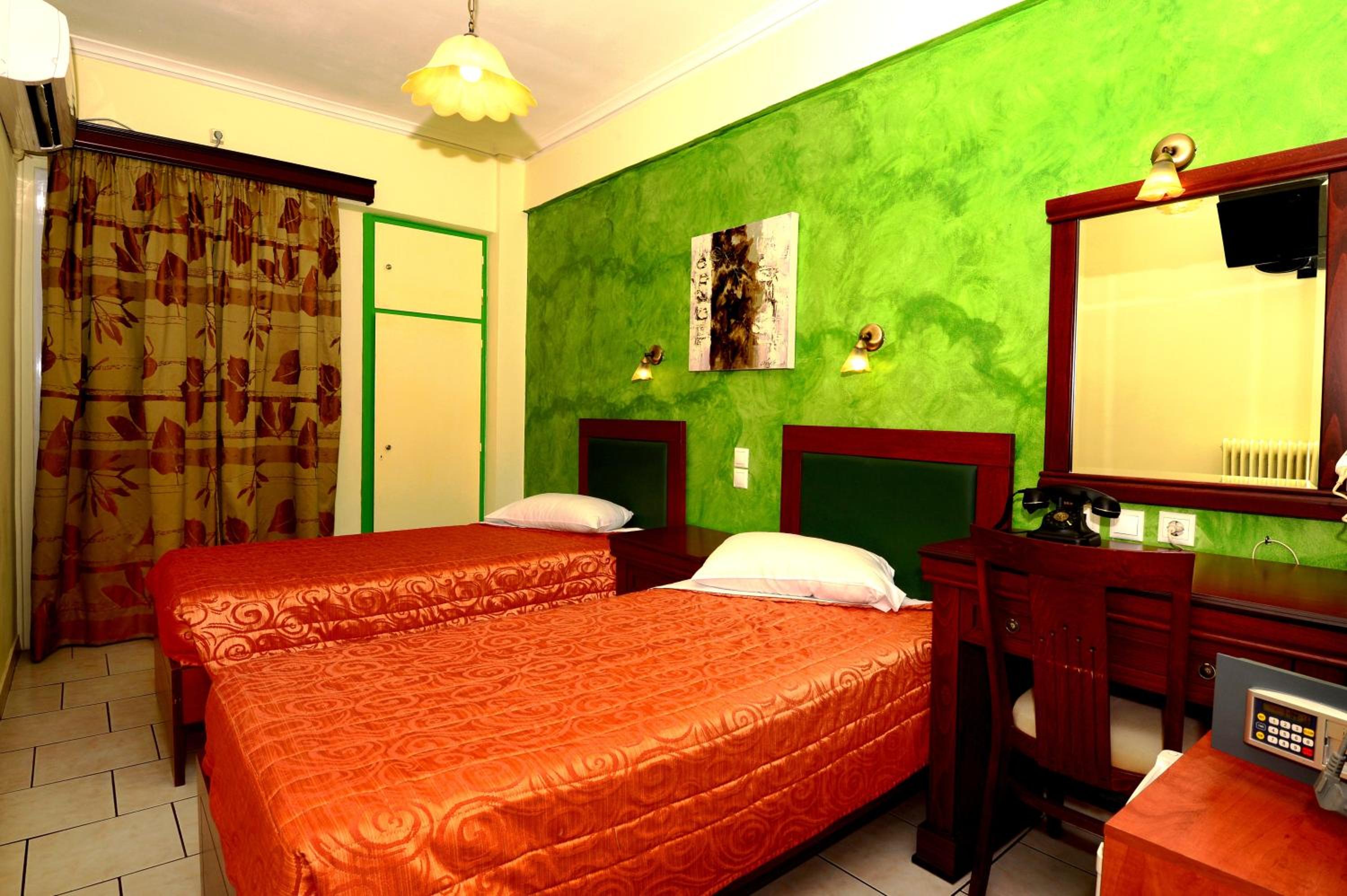 Twin Room thumbnail 5