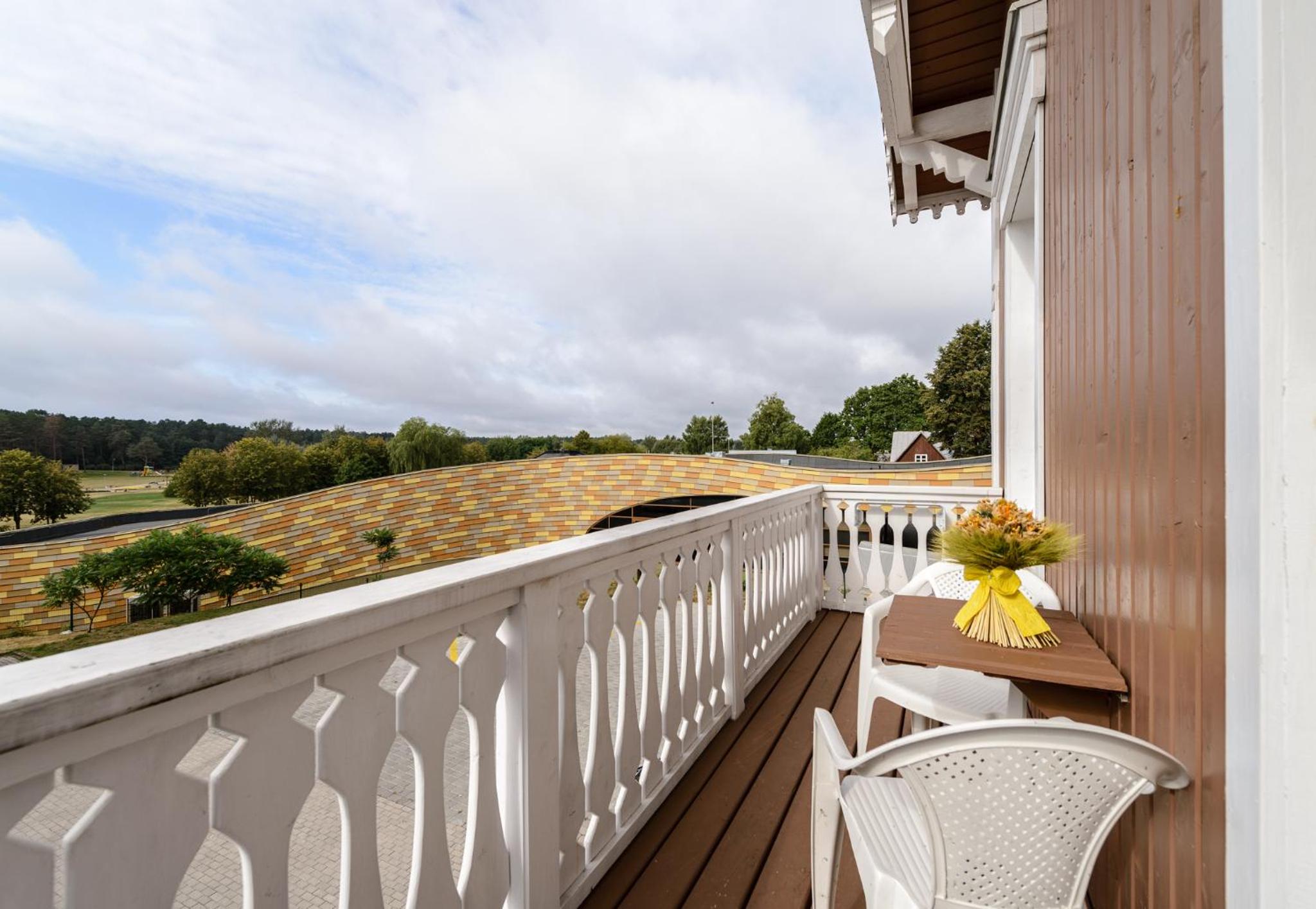 Double Room with Balcony - Photo 4
