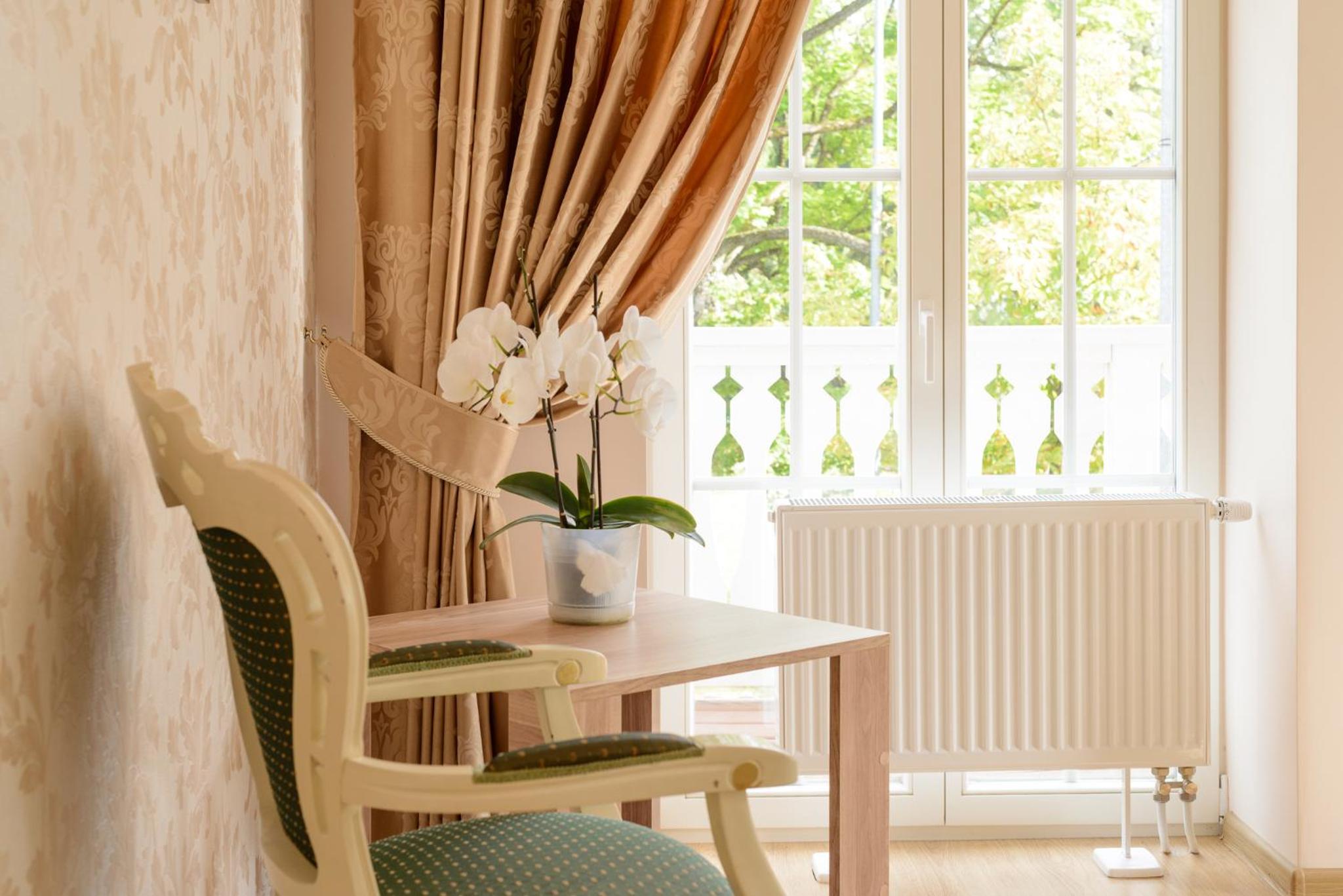 Double Room with Balcony - Photo 3