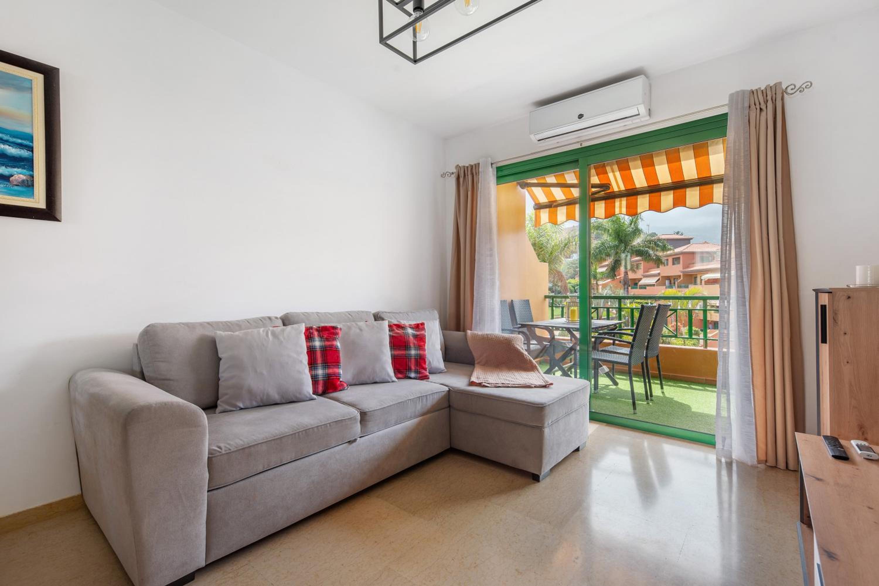 Apartamento de un dormitorio superior con balcón